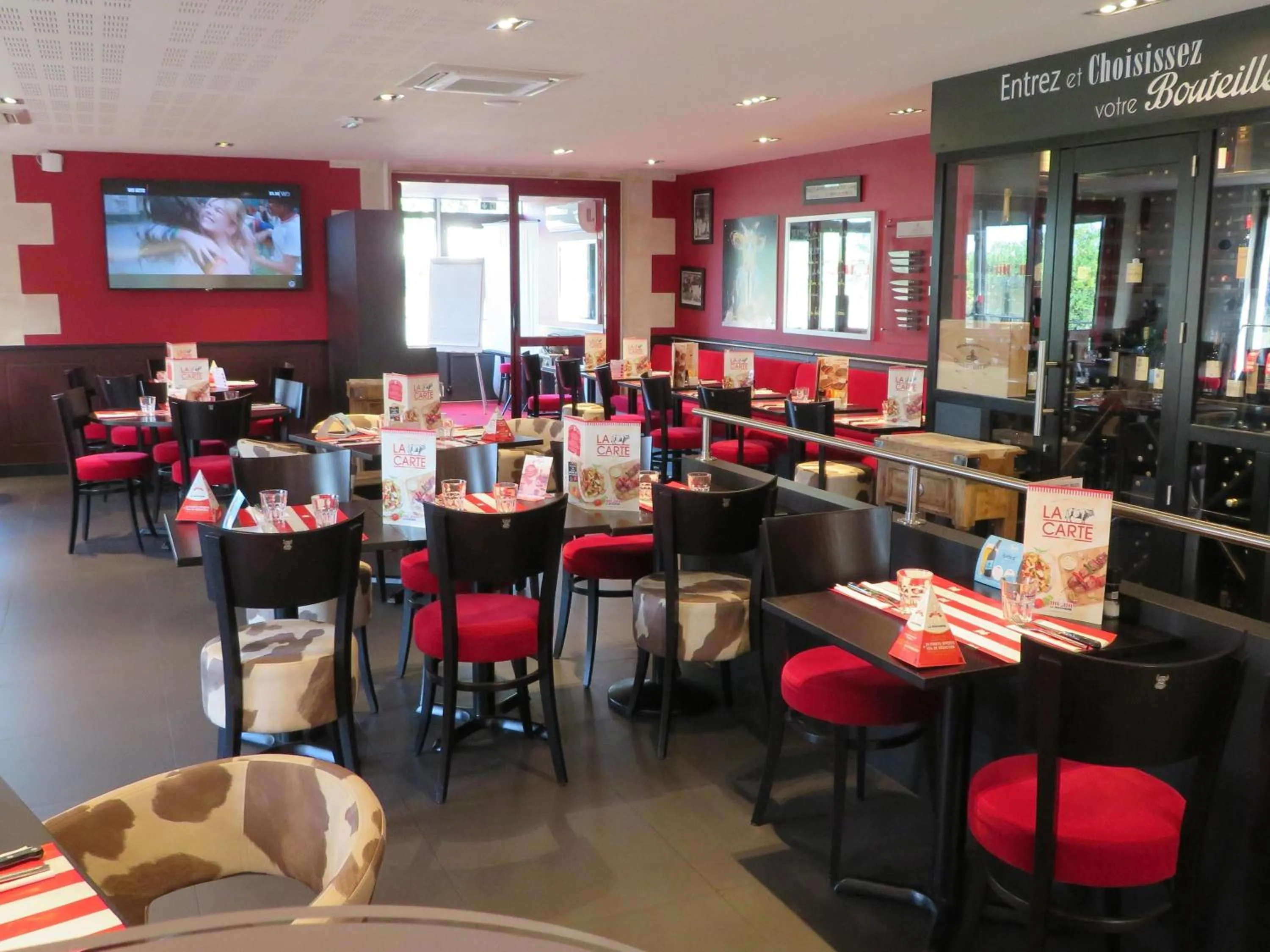 Restaurant/places to eat in ibis Bordeaux Saint Emilion