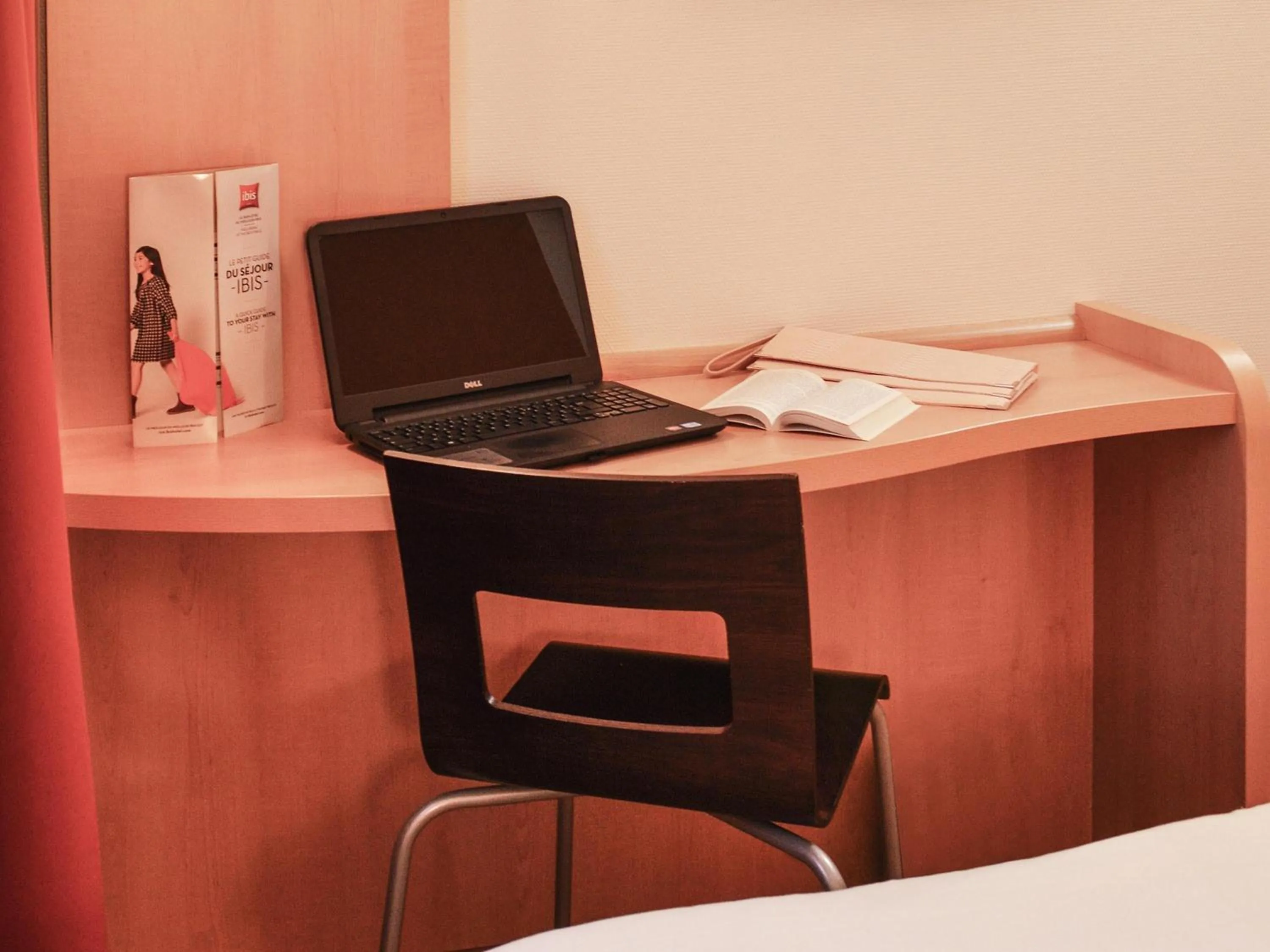 Bedroom in ibis Bordeaux Saint Emilion
