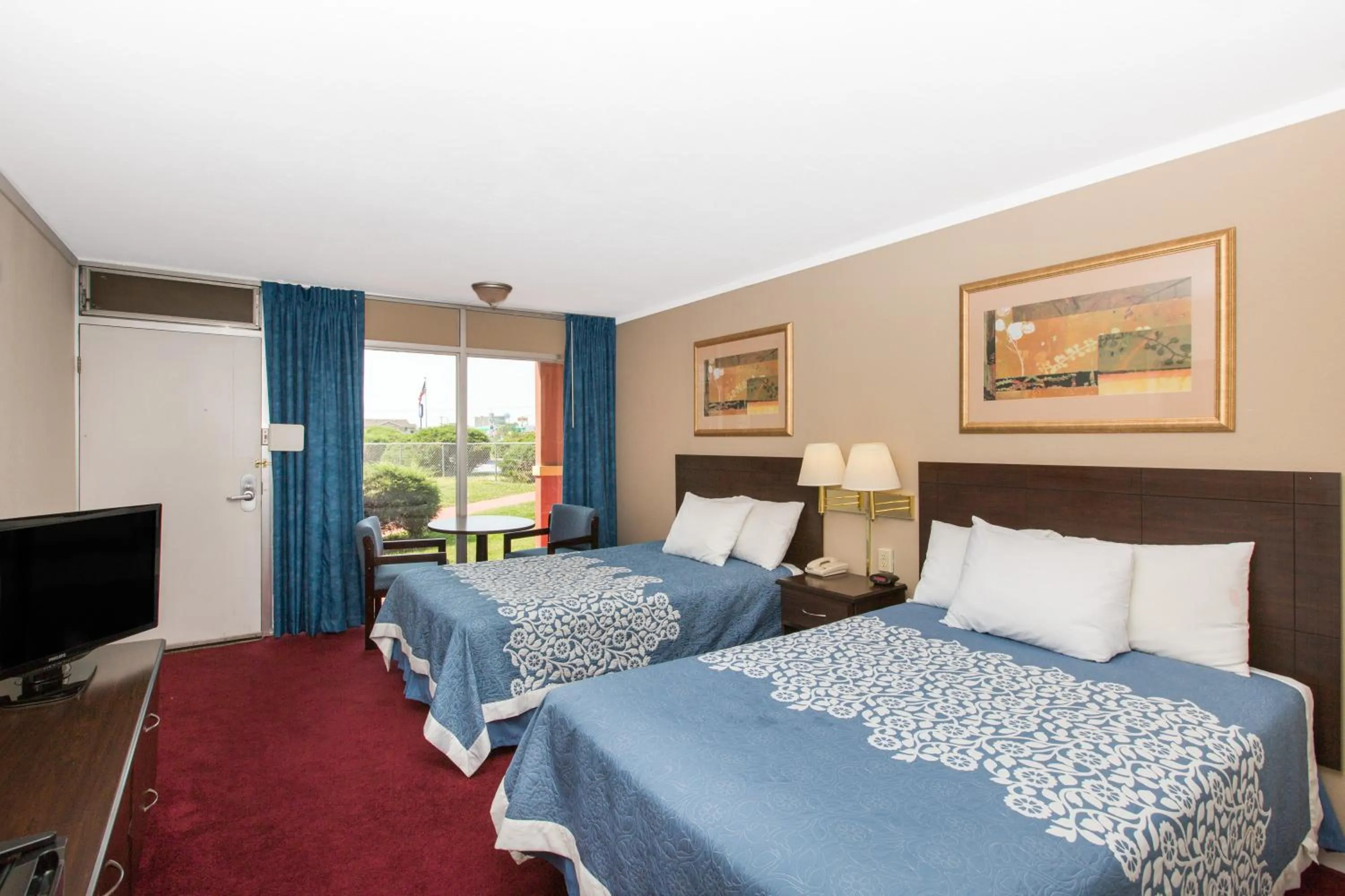 Bed in Americas Best Value Inn St. Joseph at I-29