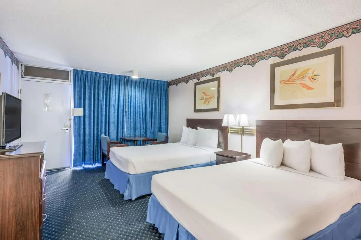 Bed in Americas Best Value Inn St. Joseph at I-29