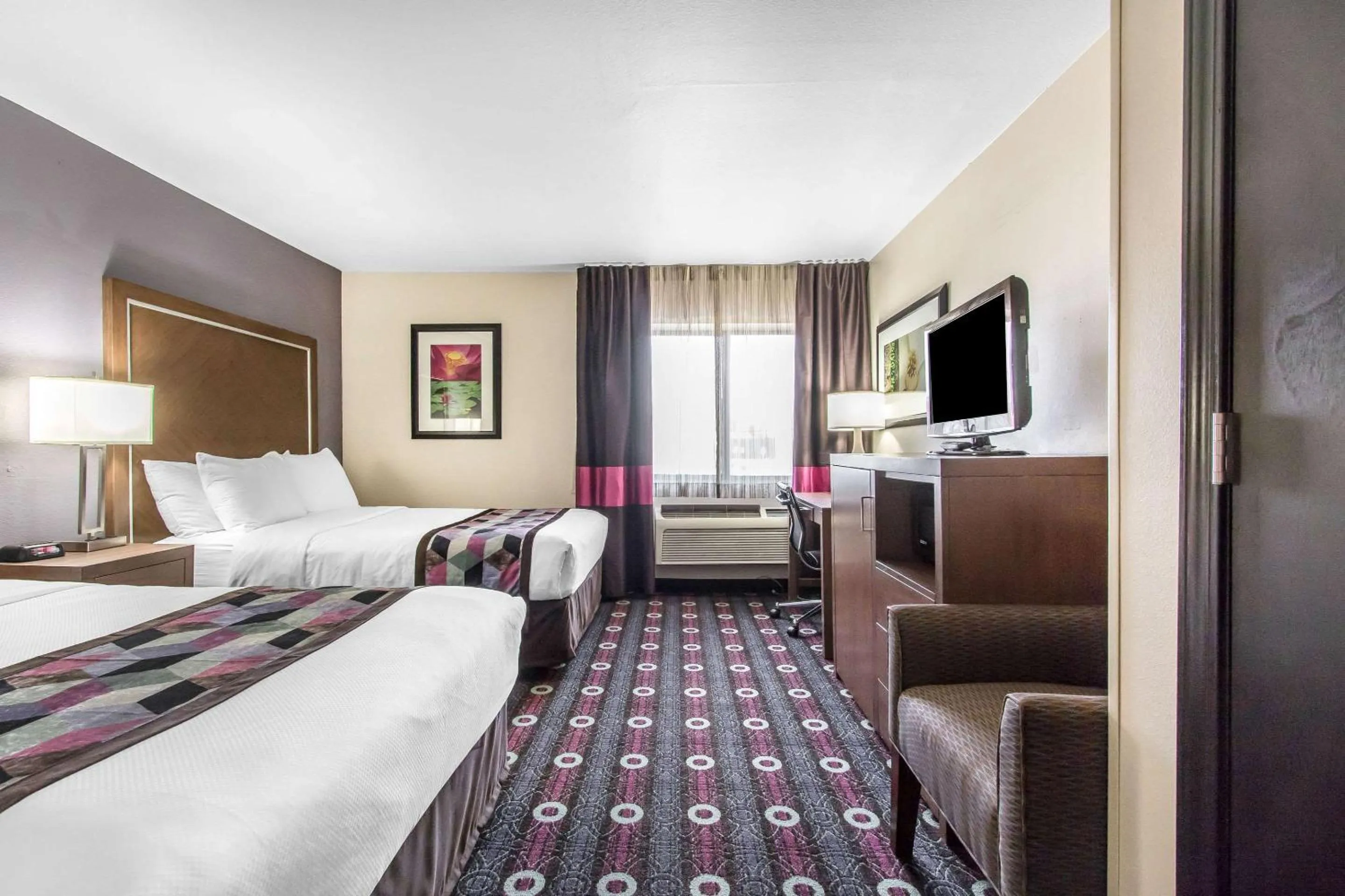 Bedroom, Bed in Comfort Inn Tulsa Midtown