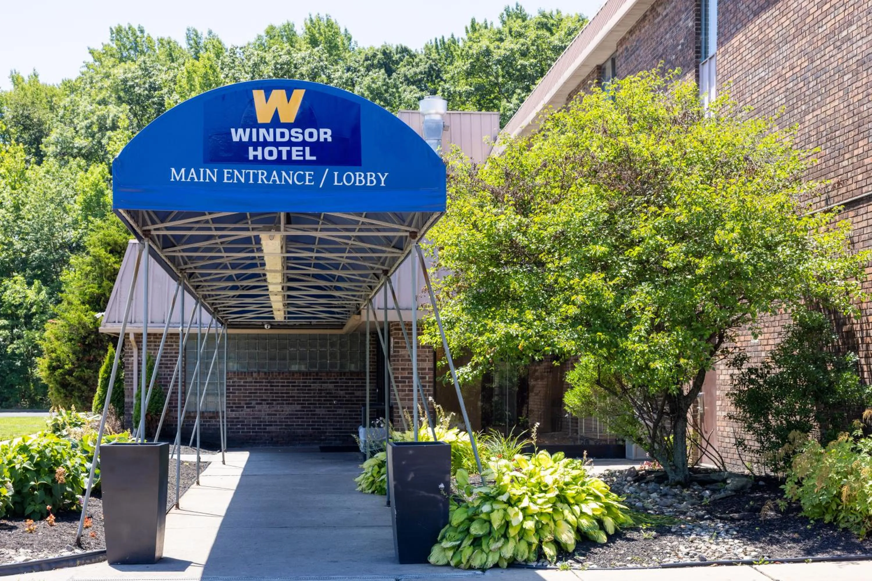 Facade/entrance in Days Inn by Wyndham East Windsor/Hightstown