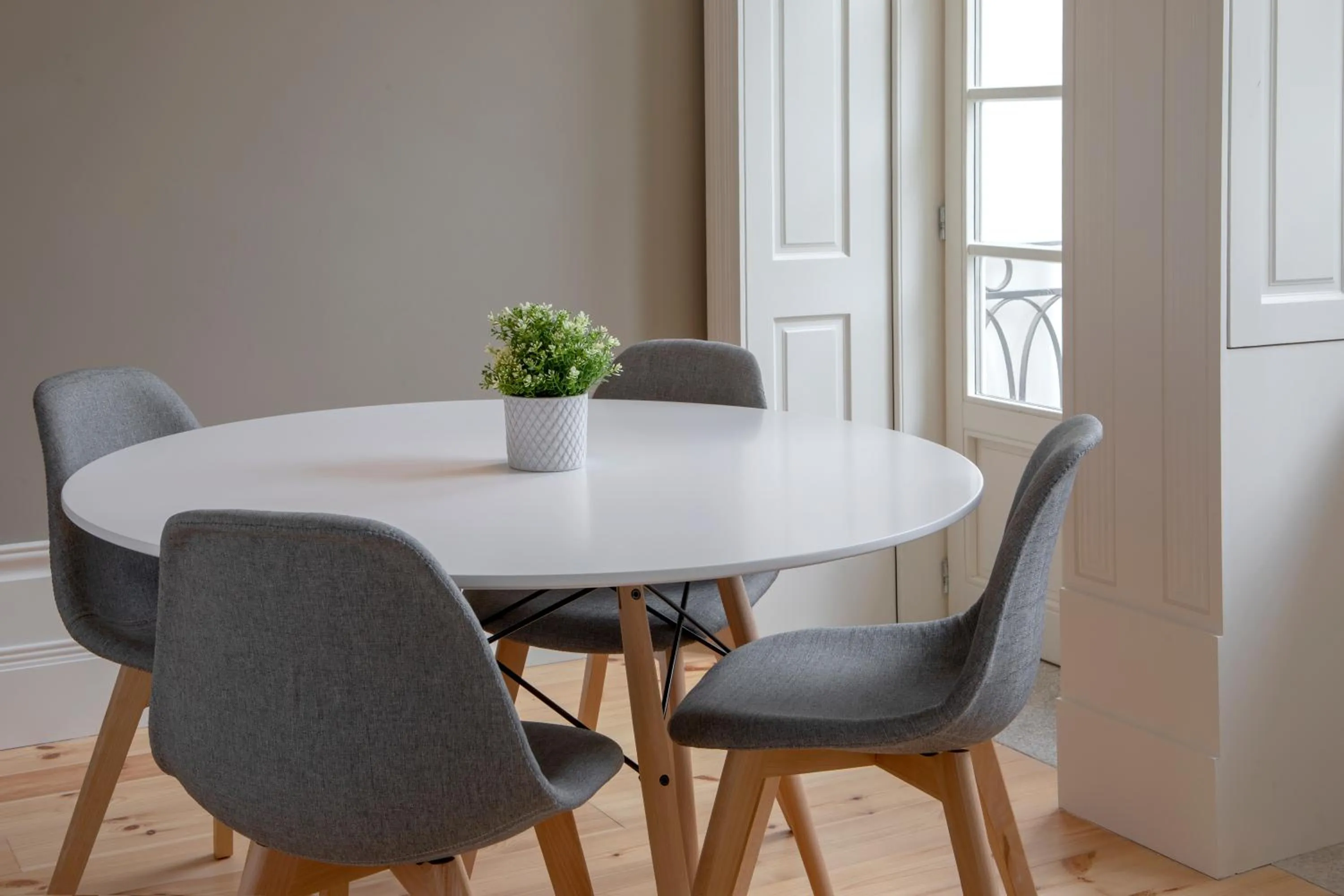 Dining area in MyStay Porto - Urban Collection