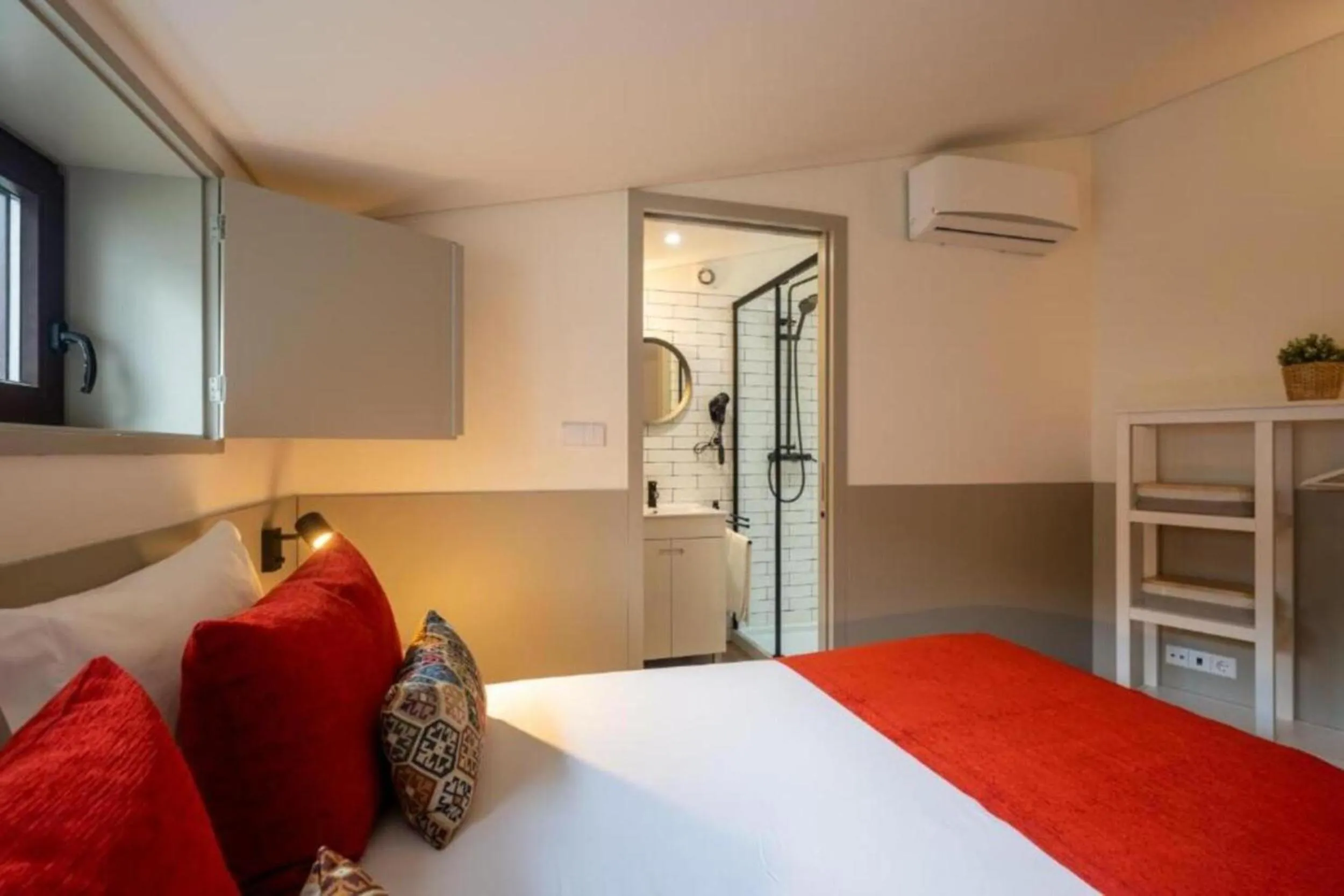 Bed in MyStay Porto - Urban Collection