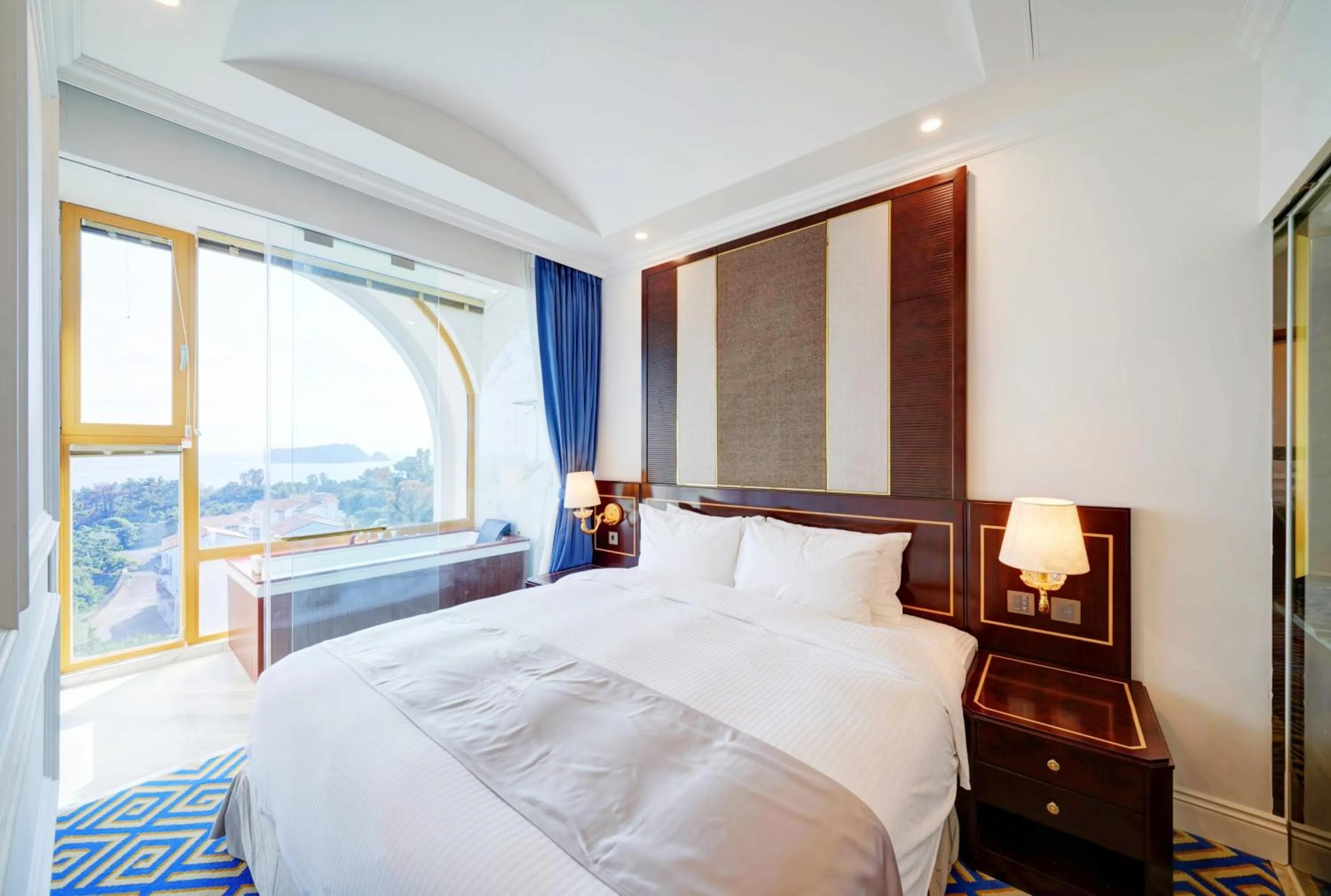 Bedroom, Bed in GoldOne Hotel & Suites