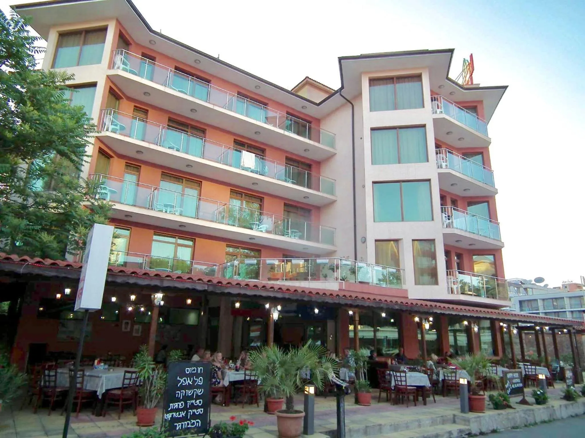 Maverick Hotel