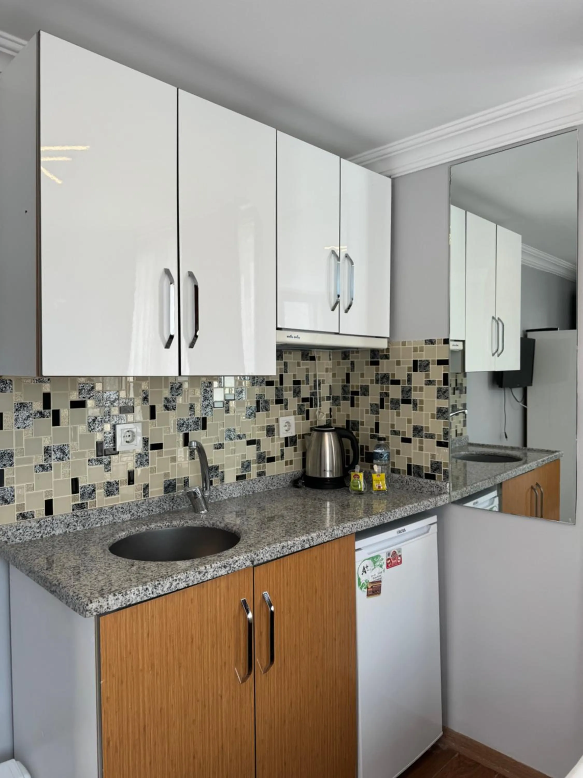 Kitchen or kitchenette in Tavra hotel