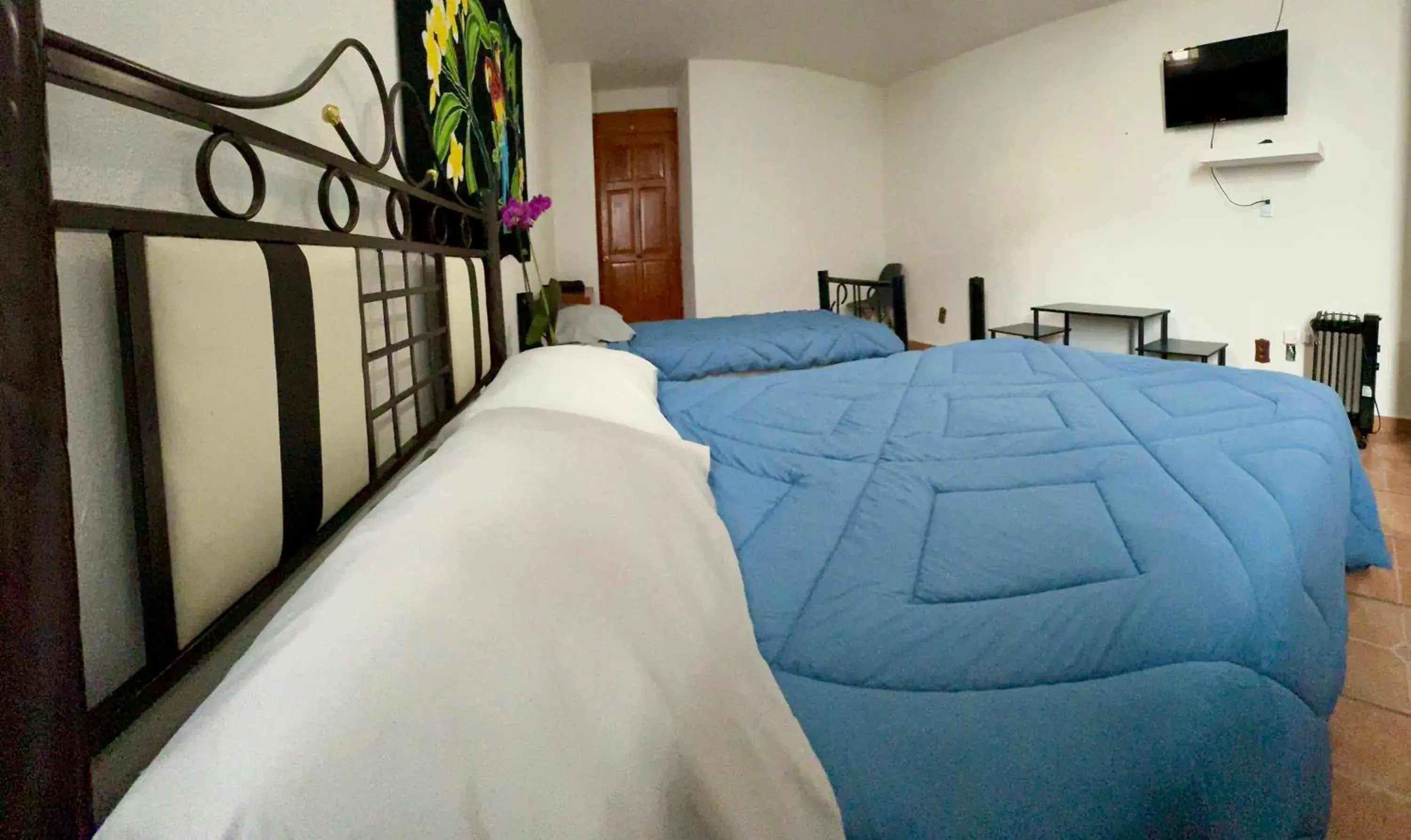 Triple Room with Shared Bathroom in Pura Vida! Ciudad Hidalgo Triple Room with Shared Bathroom in Pura Vida! Ciudad Hidalgo