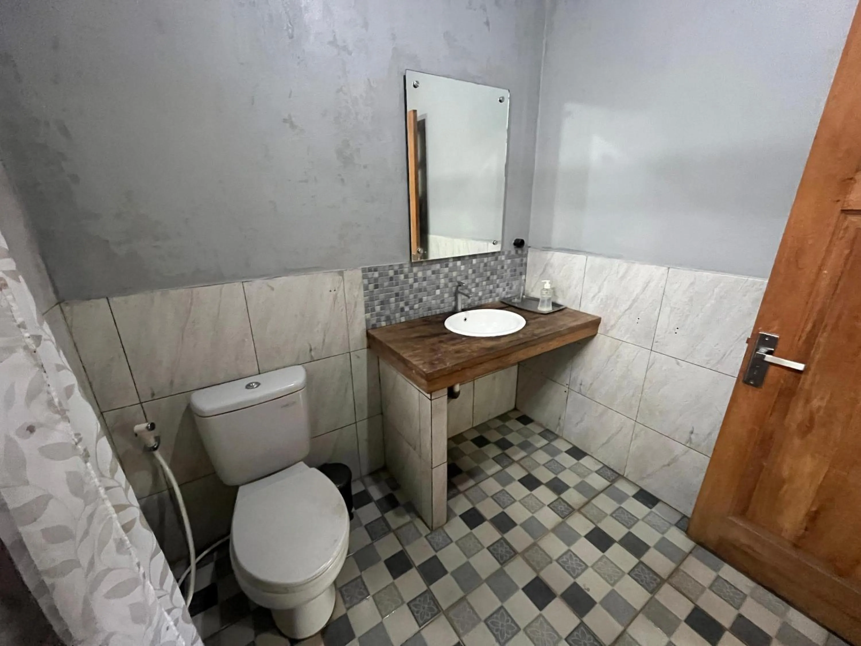 Saka Homestay Boutique & Cafe