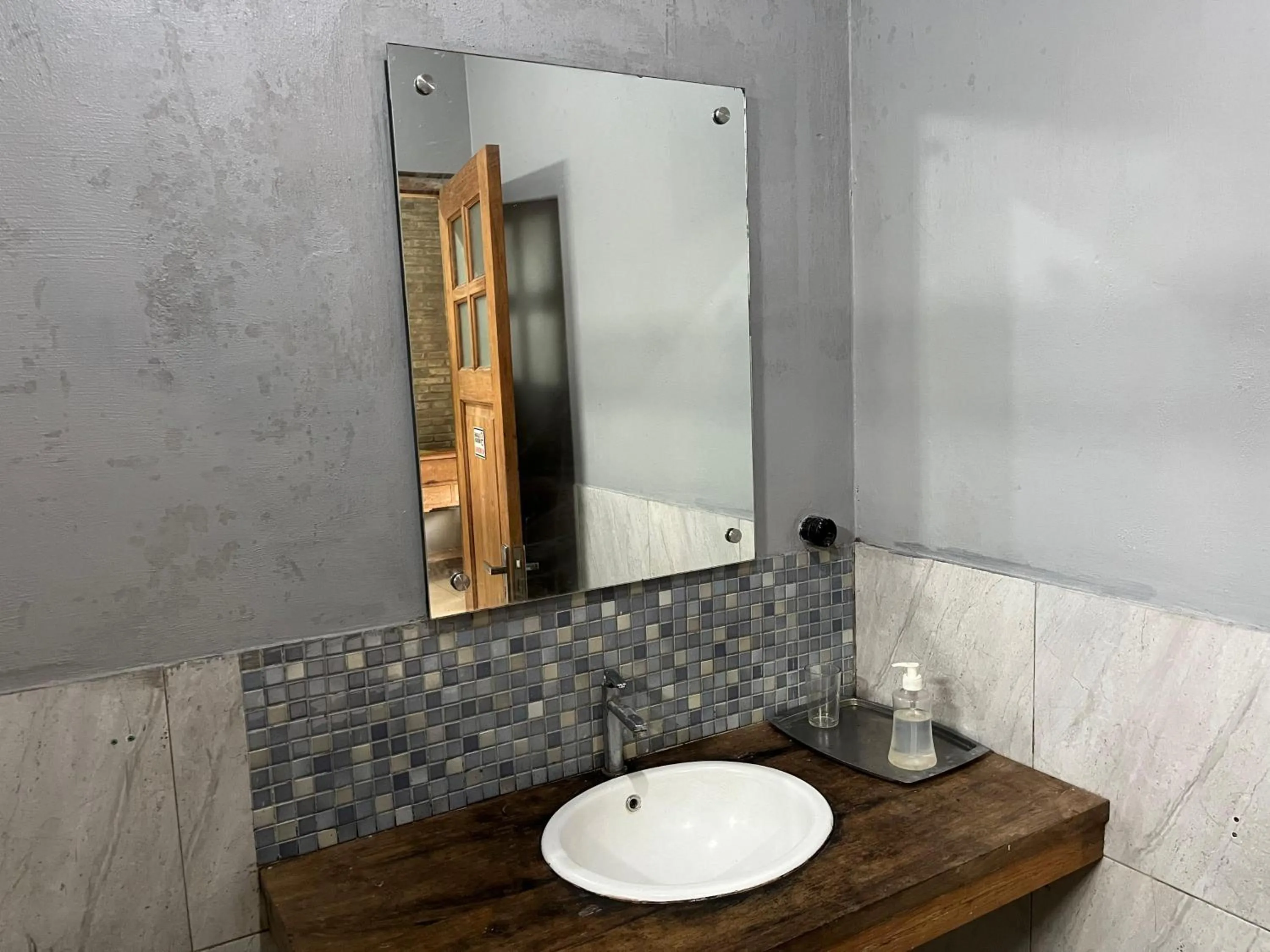 Saka Homestay Boutique & Cafe