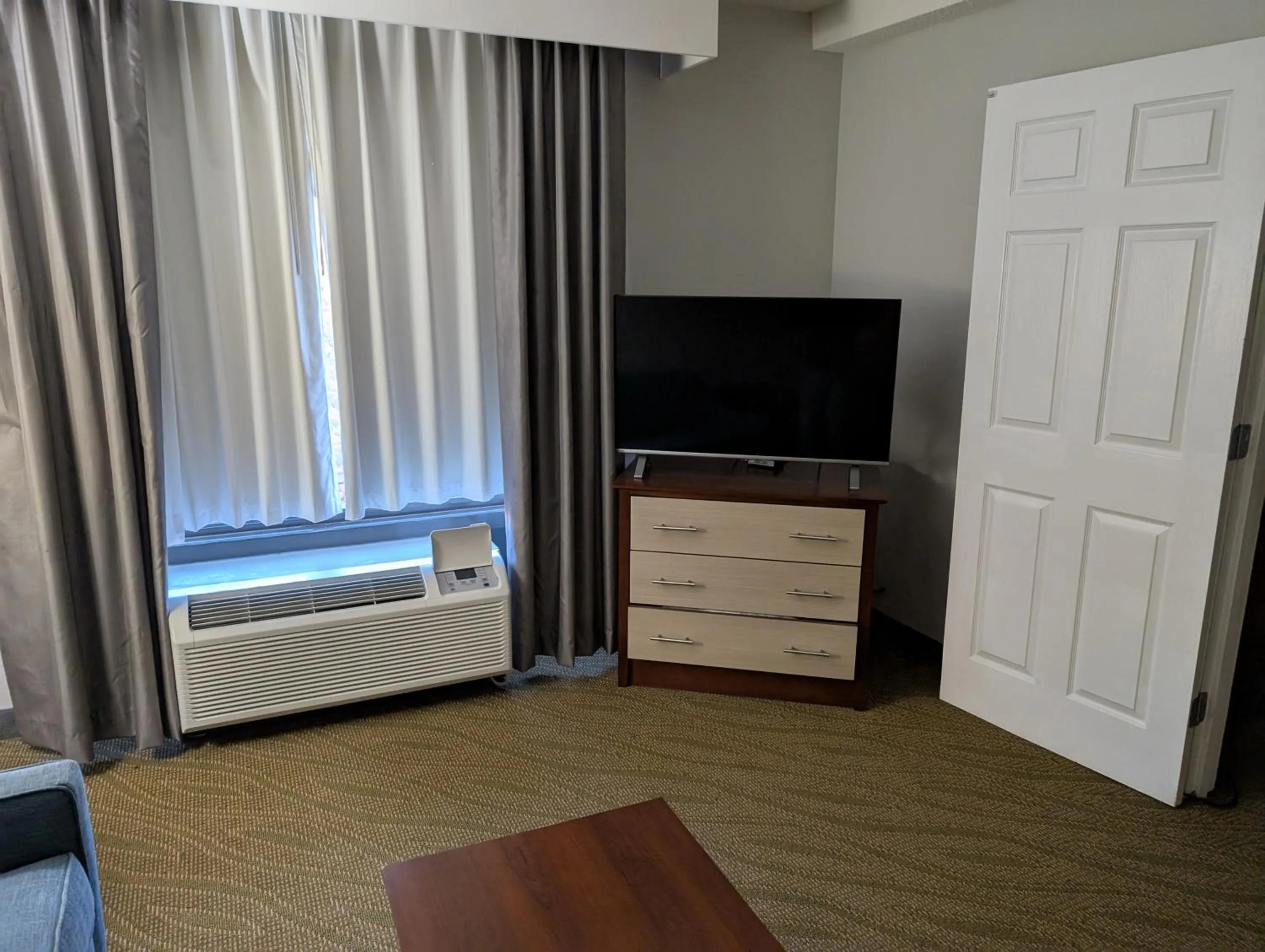 TV and multimedia, Bed in Wingate by Wyndham Chesapeake