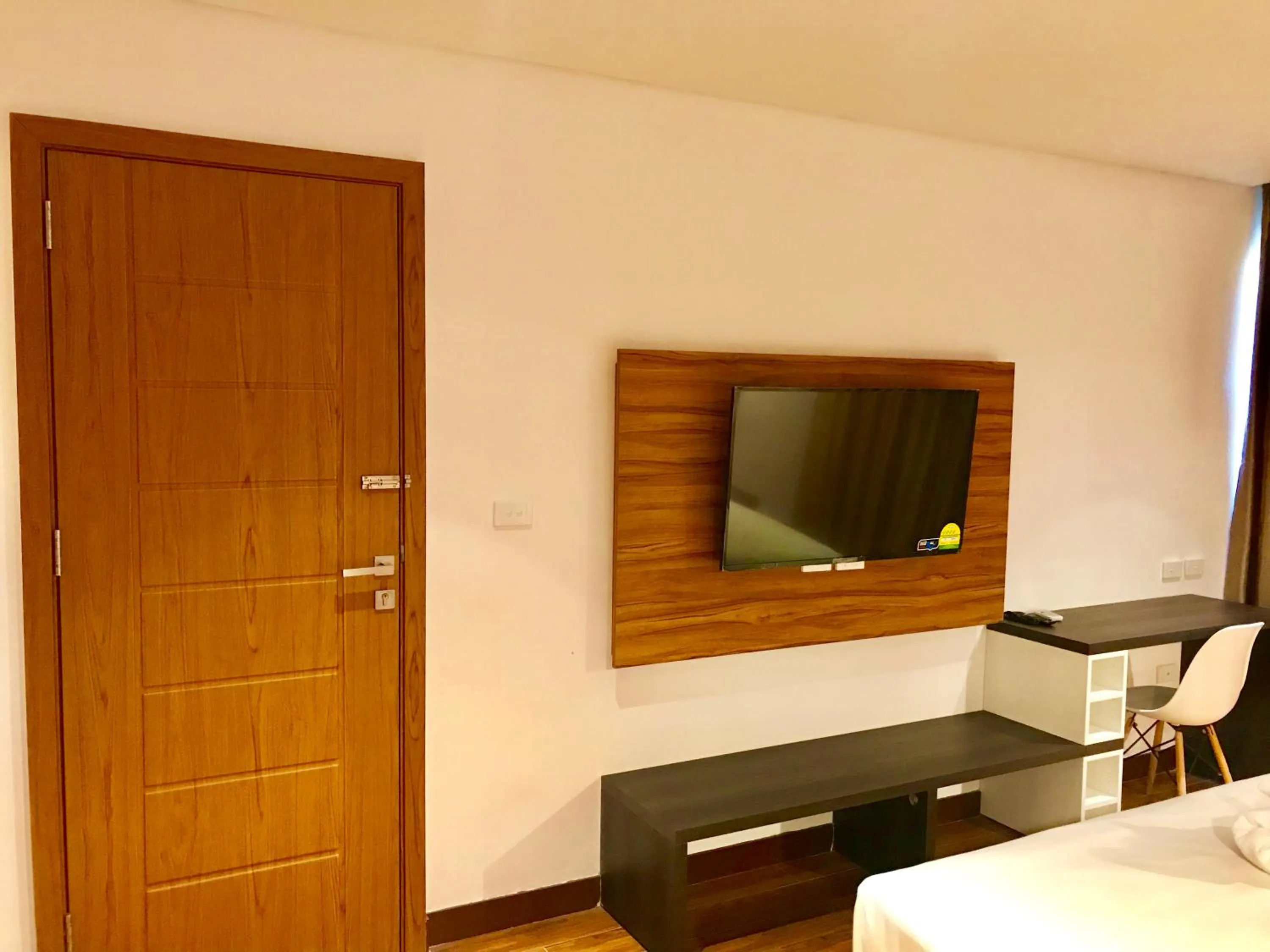 TV and multimedia, Bed in Yadua Bay Resort & Villas