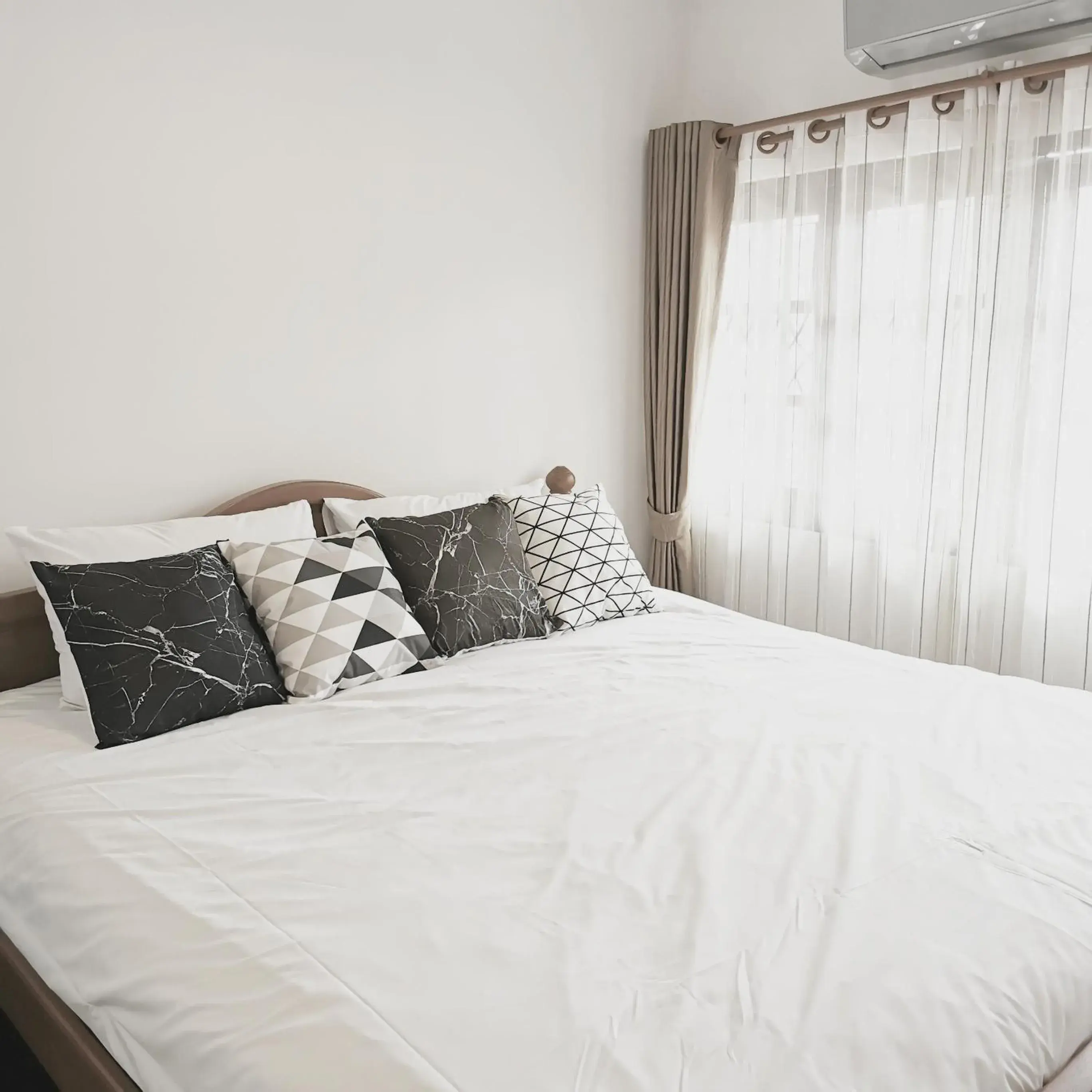 Standard Double Room with Shared Bathroom in Stay Here Hostel Standard Double Room with Shared Bathroom in Stay Here Hostel