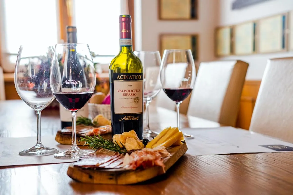 AGRITURISMO ACINATICO WINE RELAIS