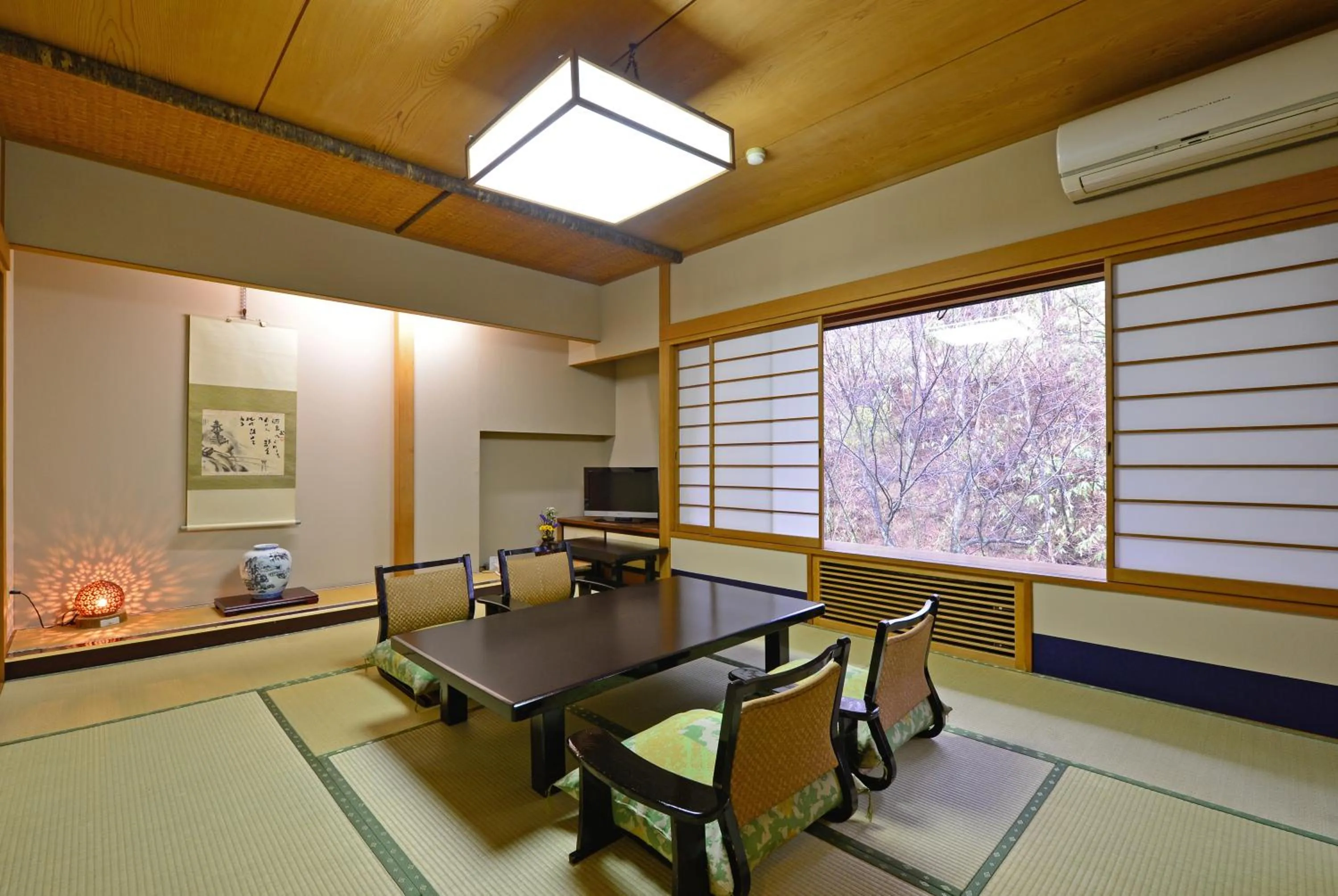 Photo of the whole room in Osakaya Ryokan