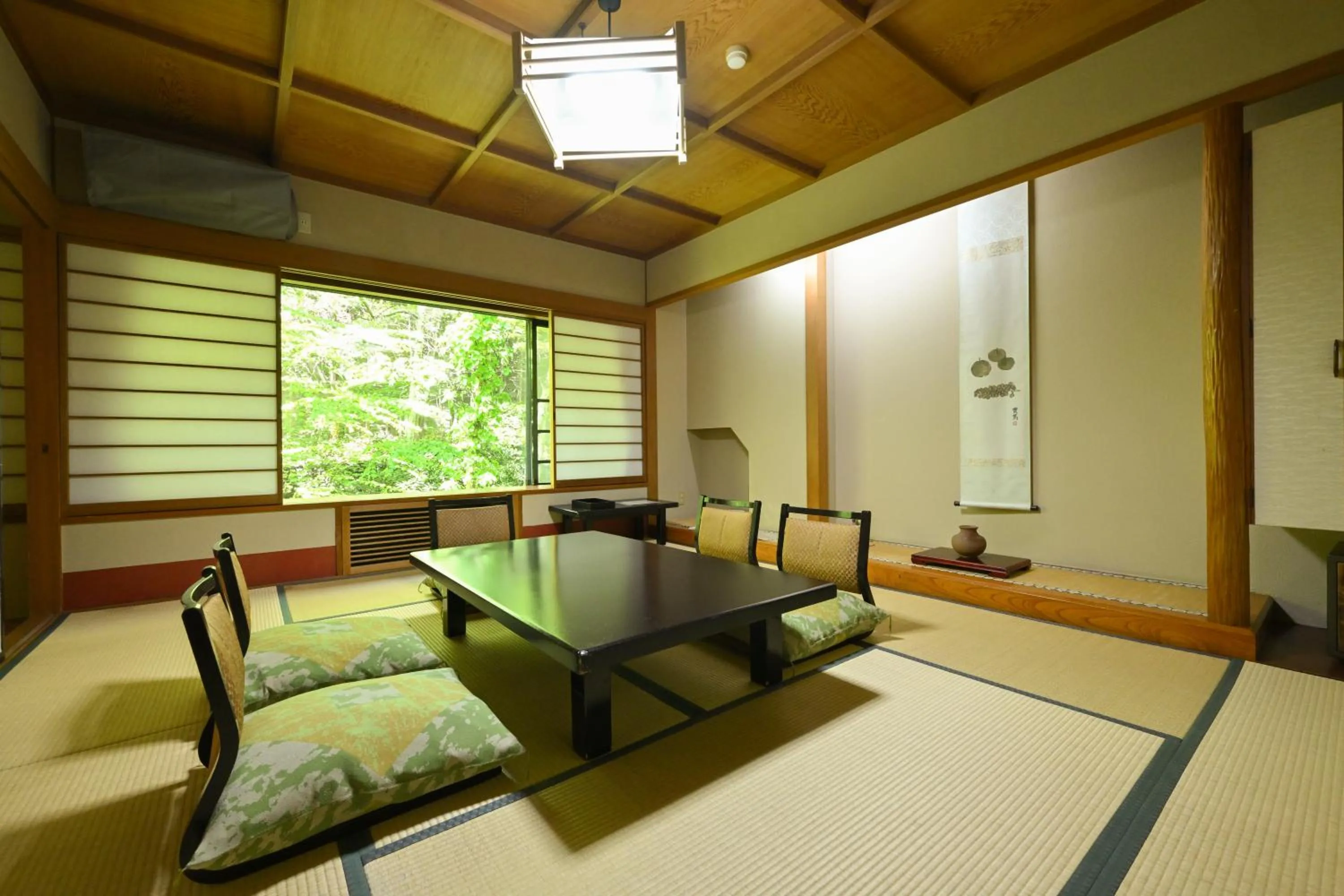 Photo of the whole room in Osakaya Ryokan