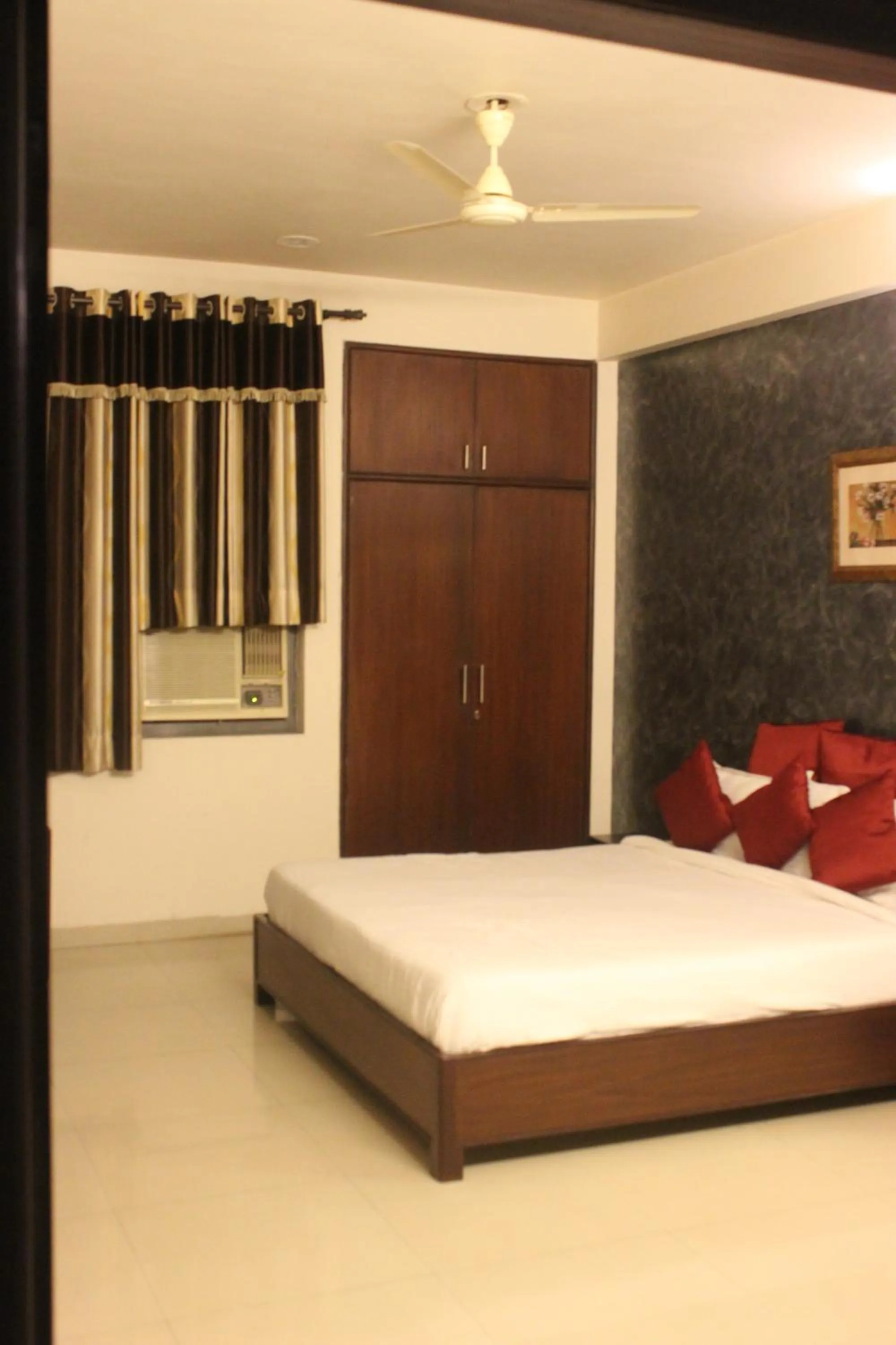 Bedroom, Bed in Hotel Safari