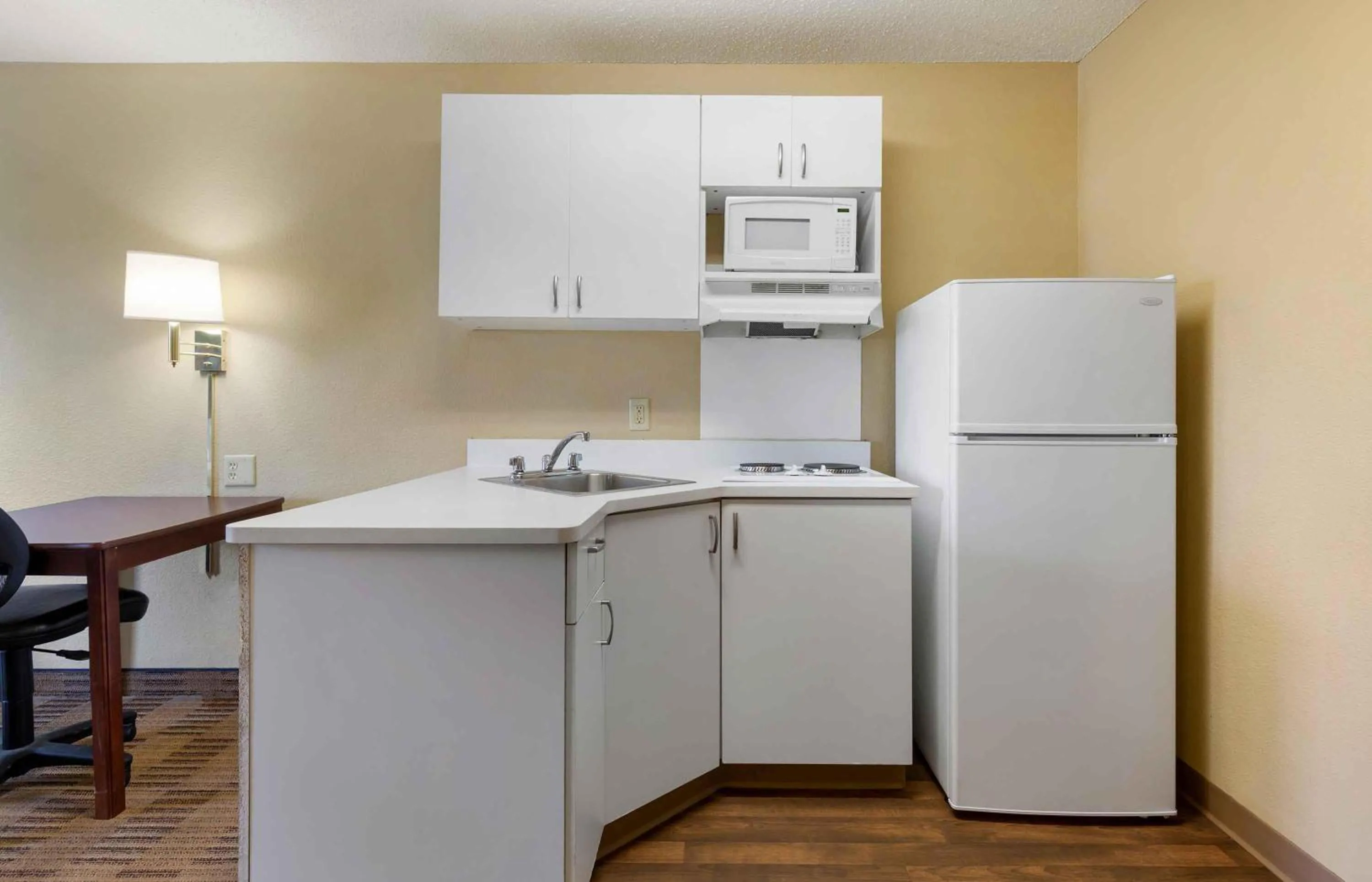 Kitchen or kitchenette in Extended Stay America Suites - Baltimore - Glen Burnie