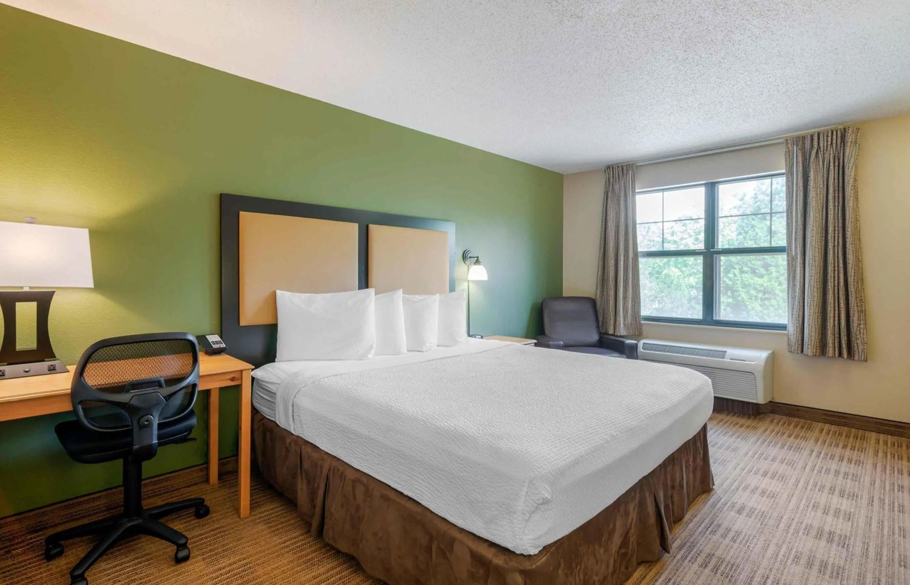 Studio with 1 King Bed - Non-Smoking in Extended Stay America Suites - Baltimore - Bel Air - Aberdeen
