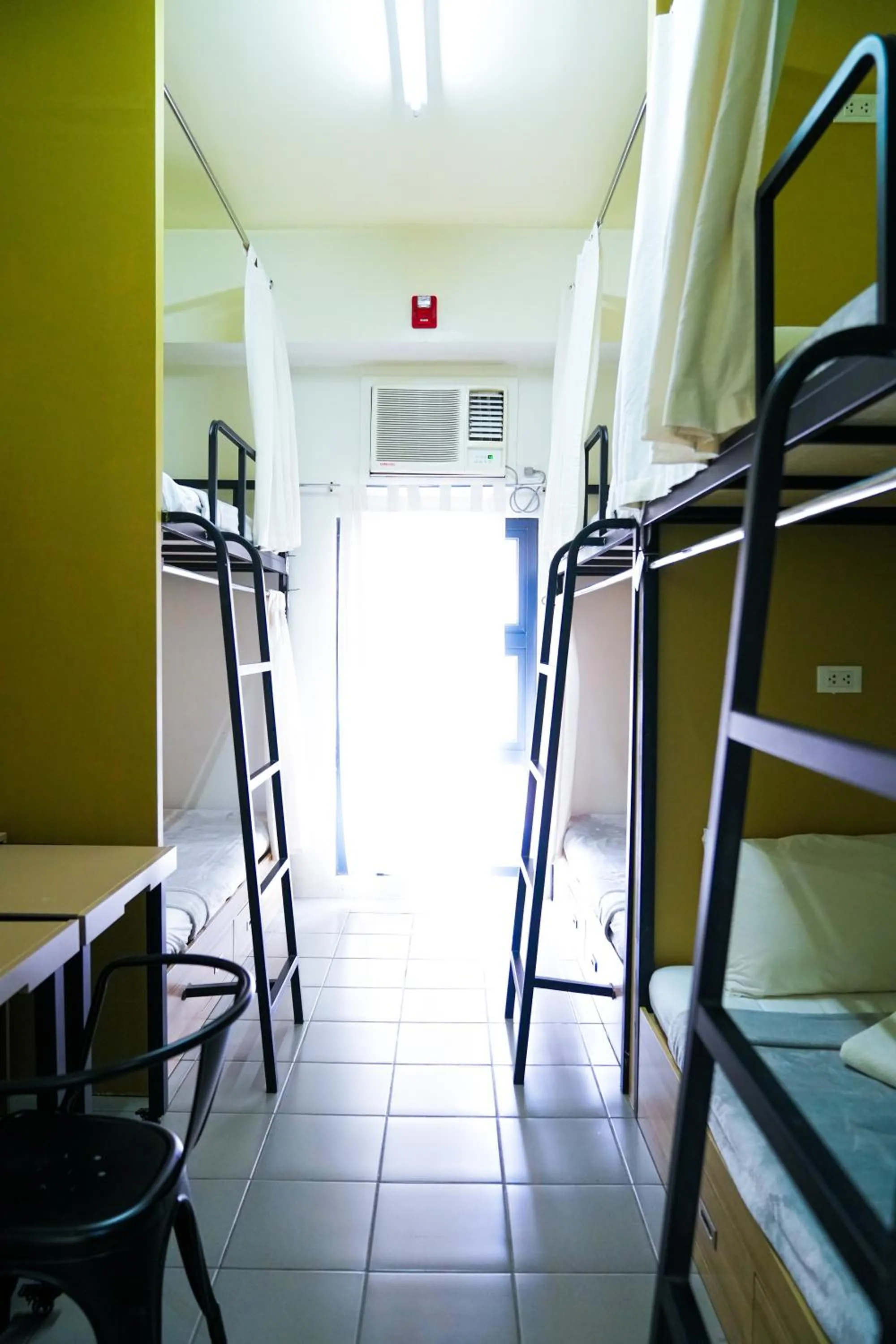 Bed in The City Flats Amorsolo