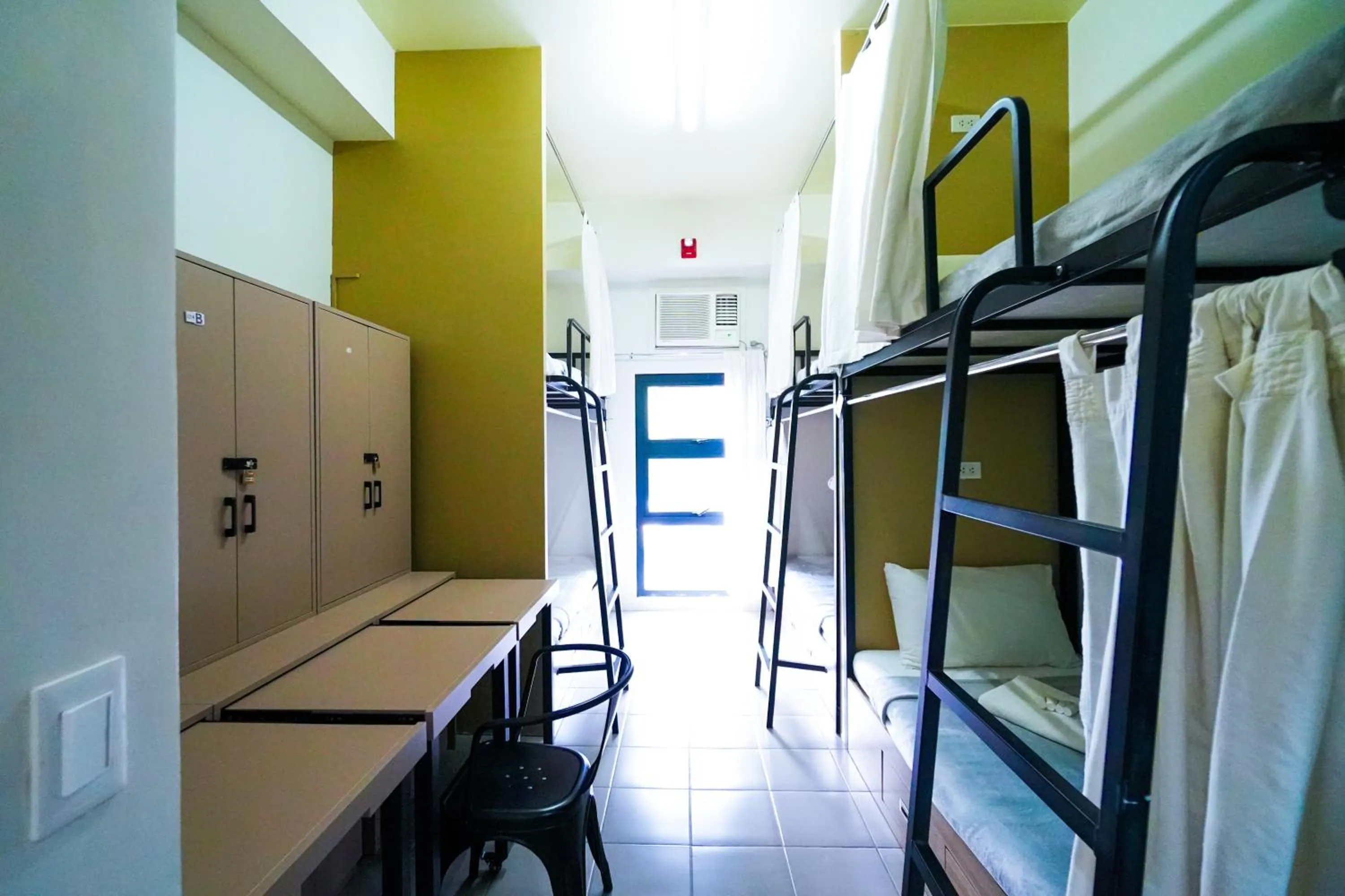 Bed in The City Flats Amorsolo