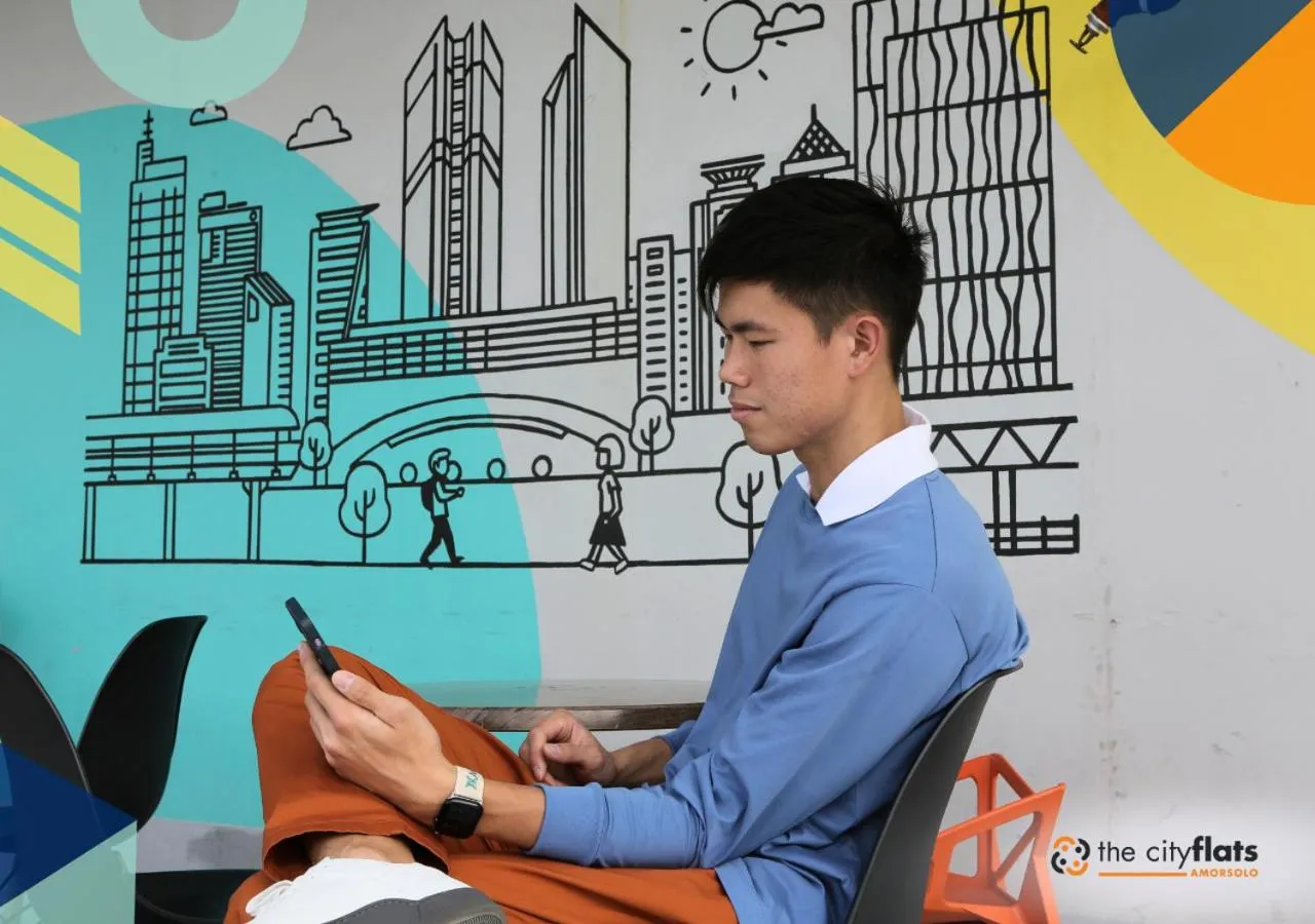 People in The City Flats Amorsolo