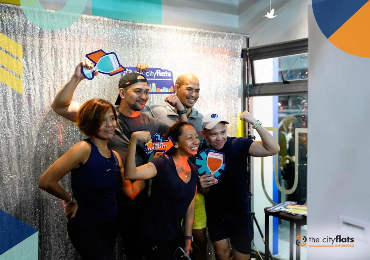 People in The City Flats Amorsolo