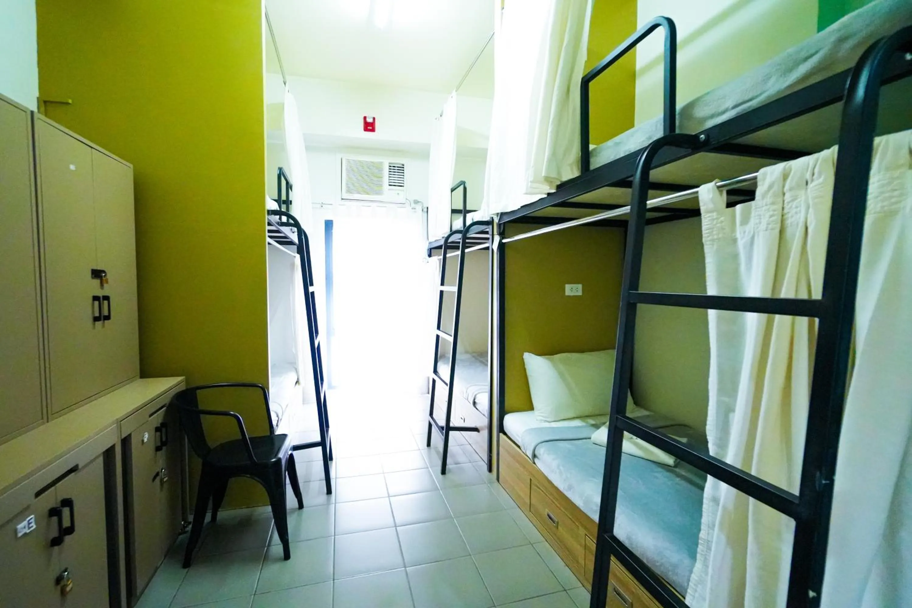 Bed in The City Flats Amorsolo