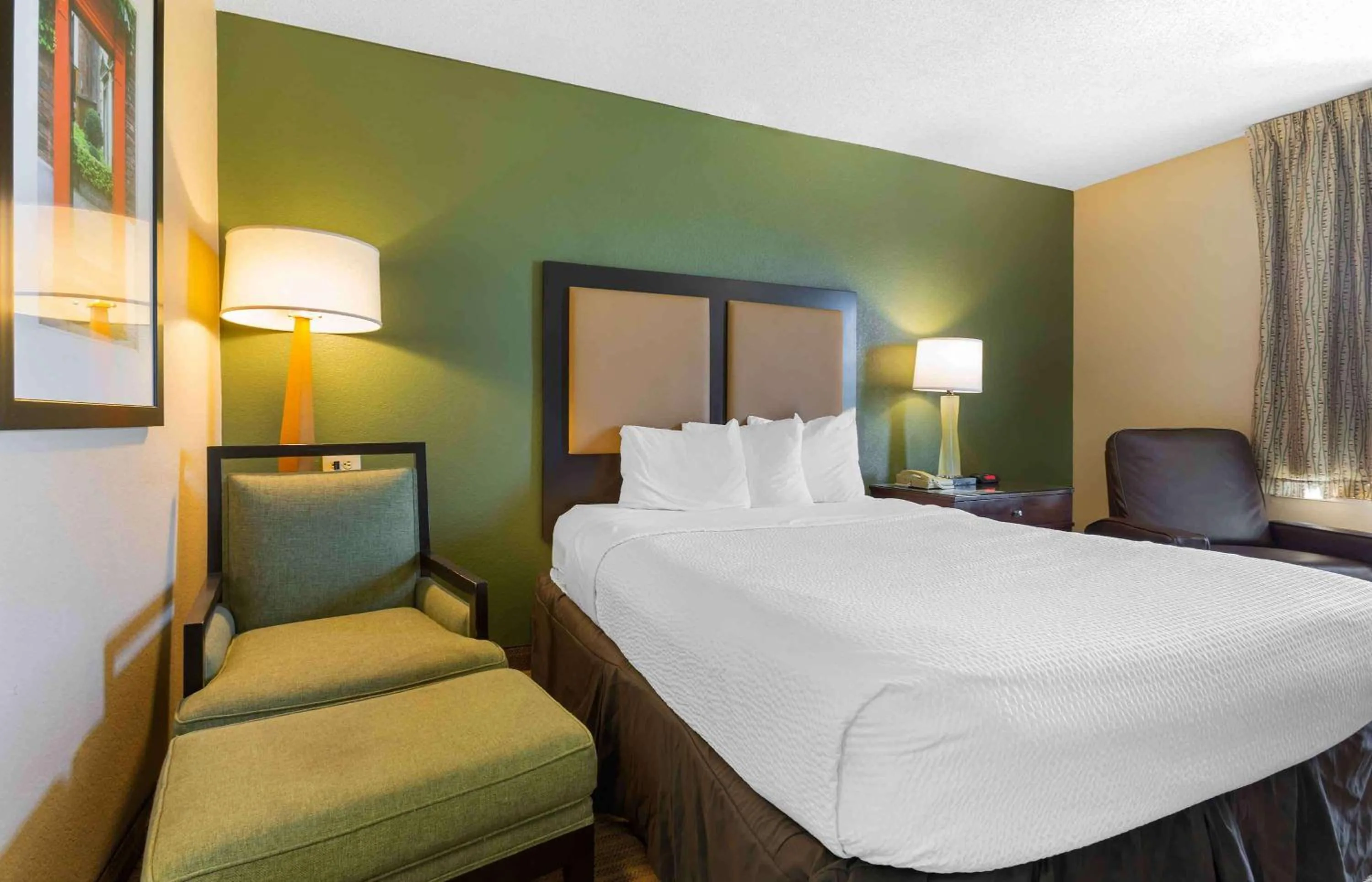 Bedroom, Bed in Extended Stay America Suites - Phoenix - Chandler