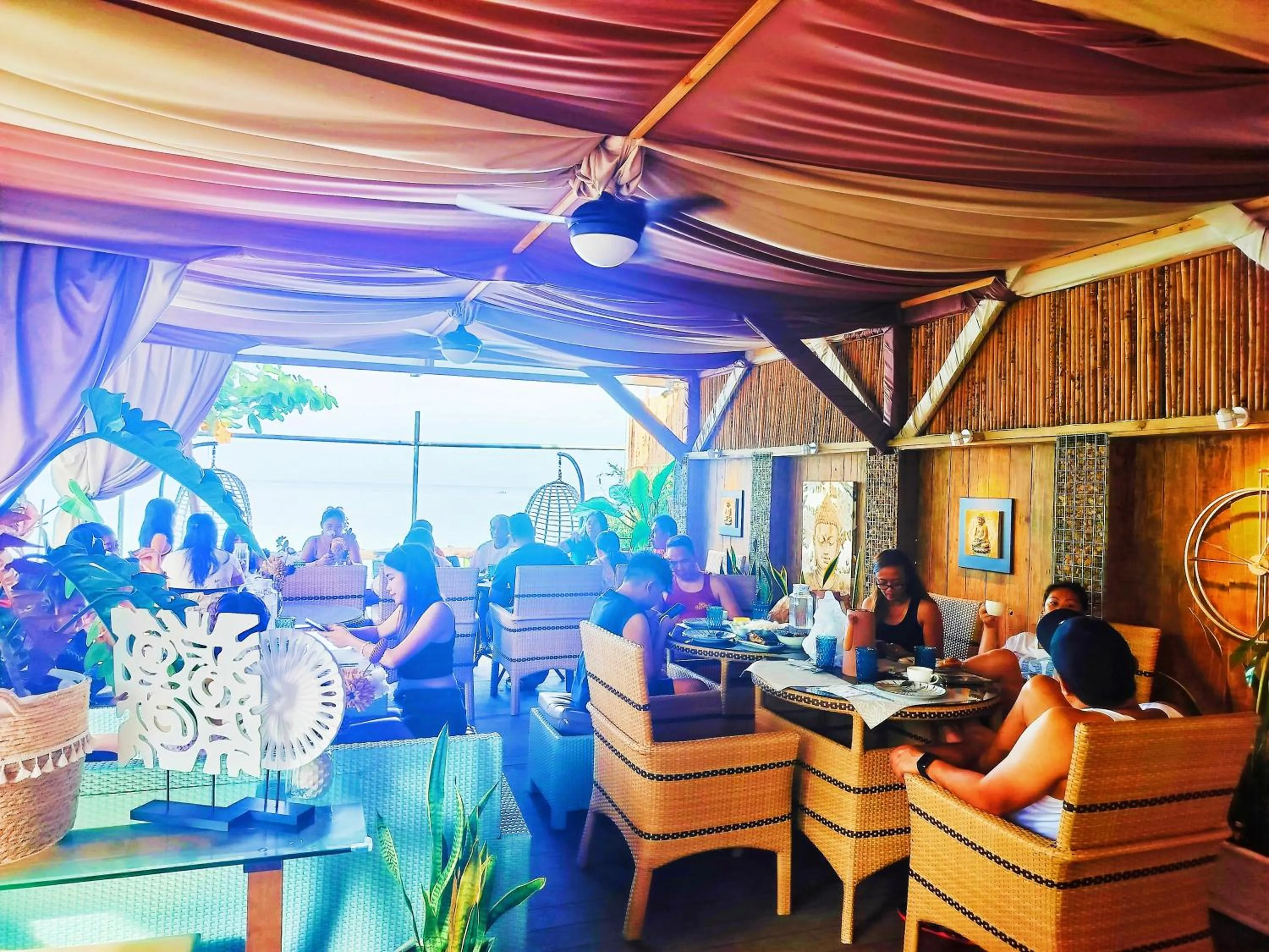 Restaurant/places to eat in Swakihan Guest House