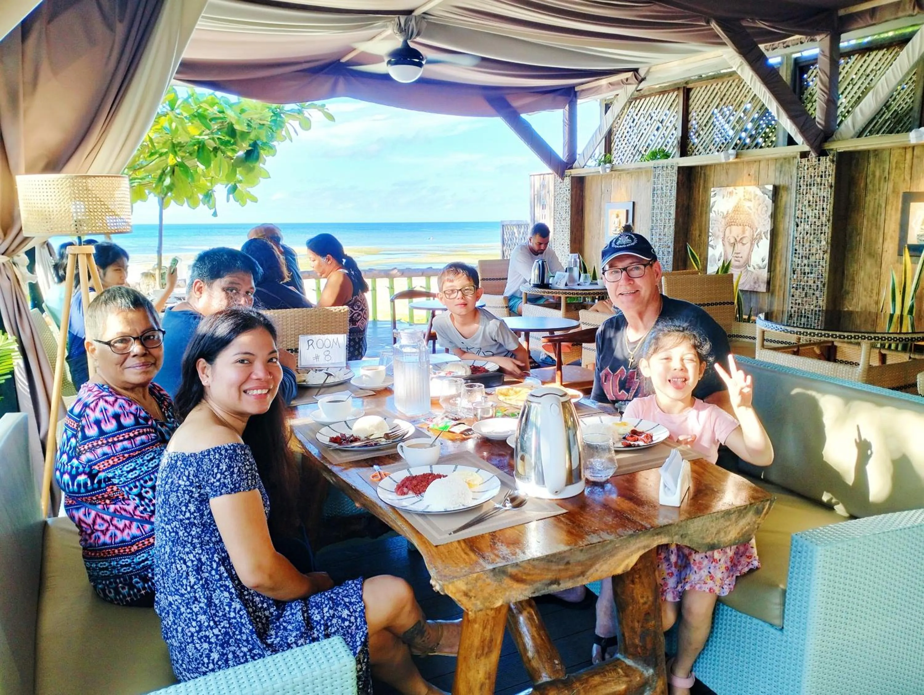 Restaurant/places to eat in Swakihan Guest House