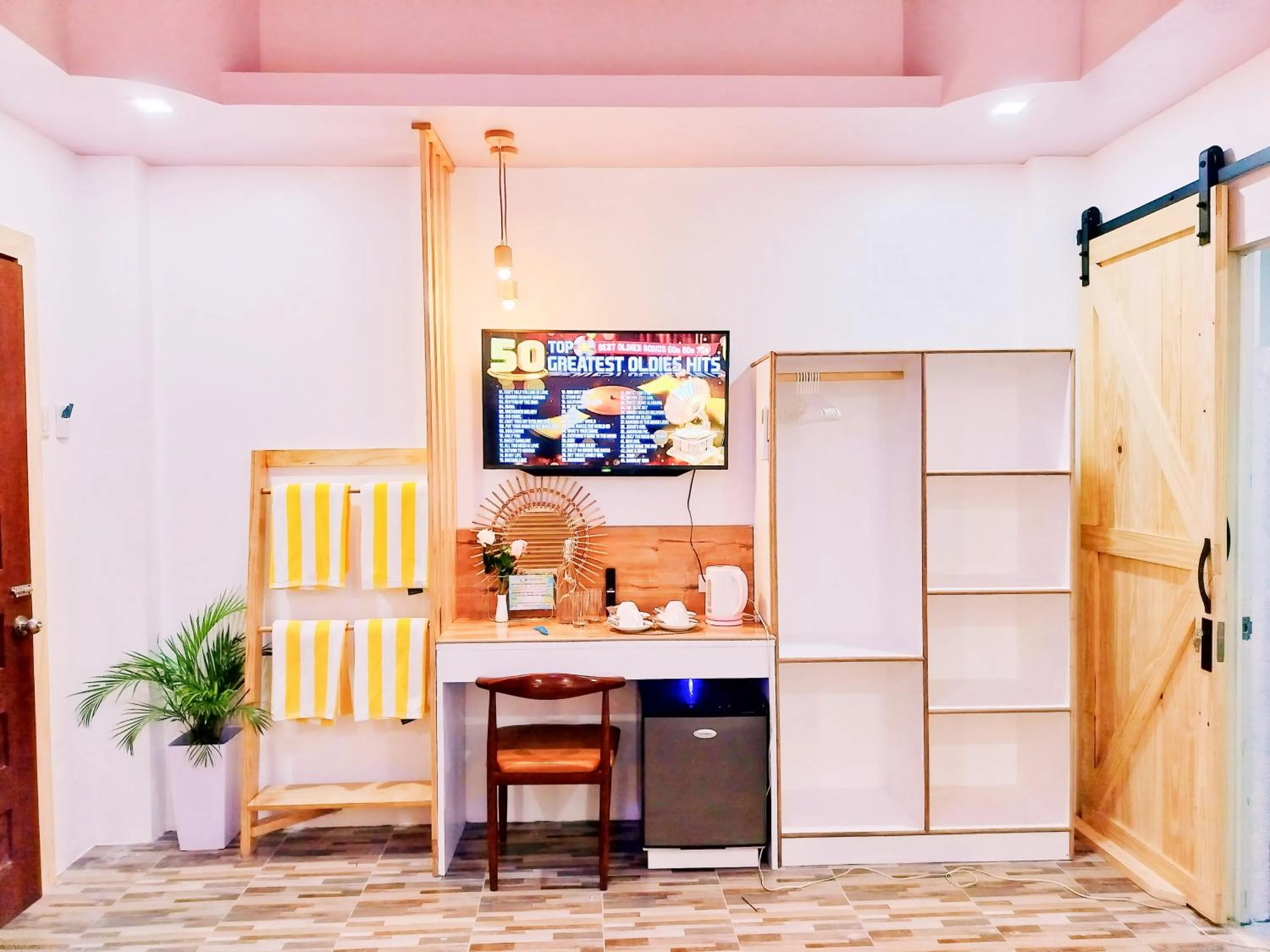 TV and multimedia in Swakihan Guest House