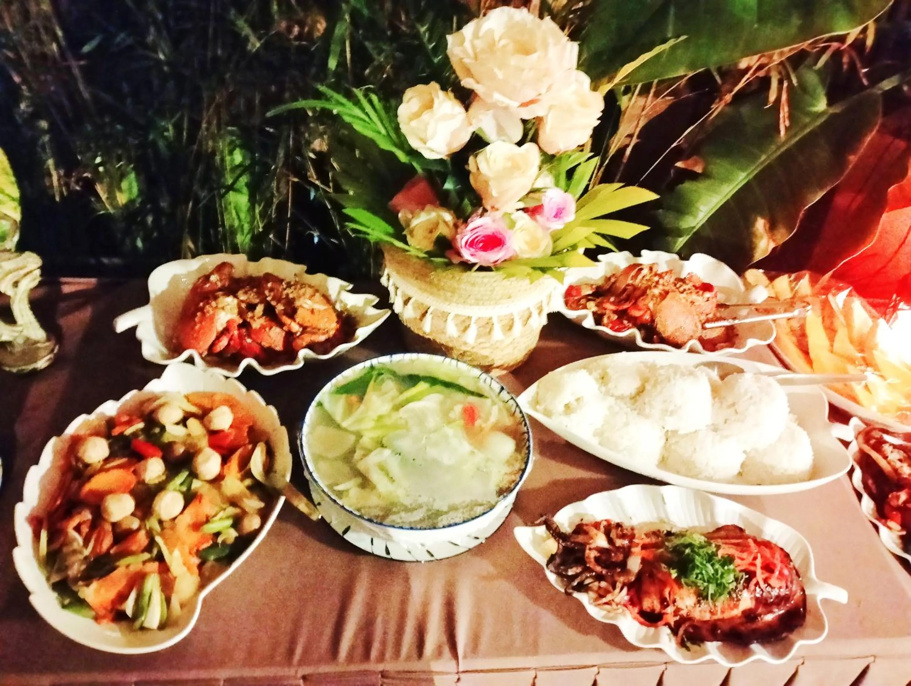 Restaurant/places to eat in Swakihan Guest House