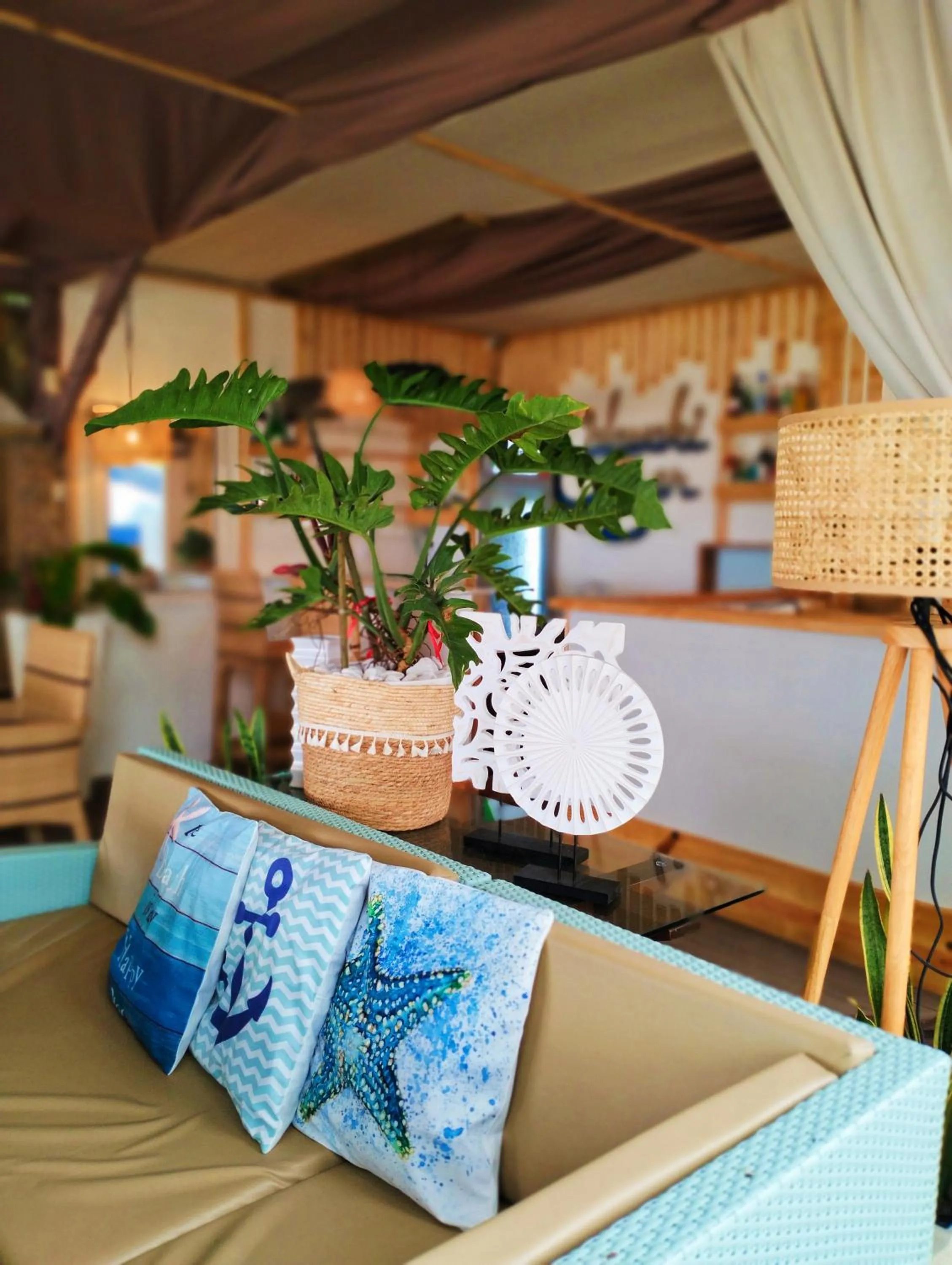 Restaurant/places to eat in Swakihan Guest House