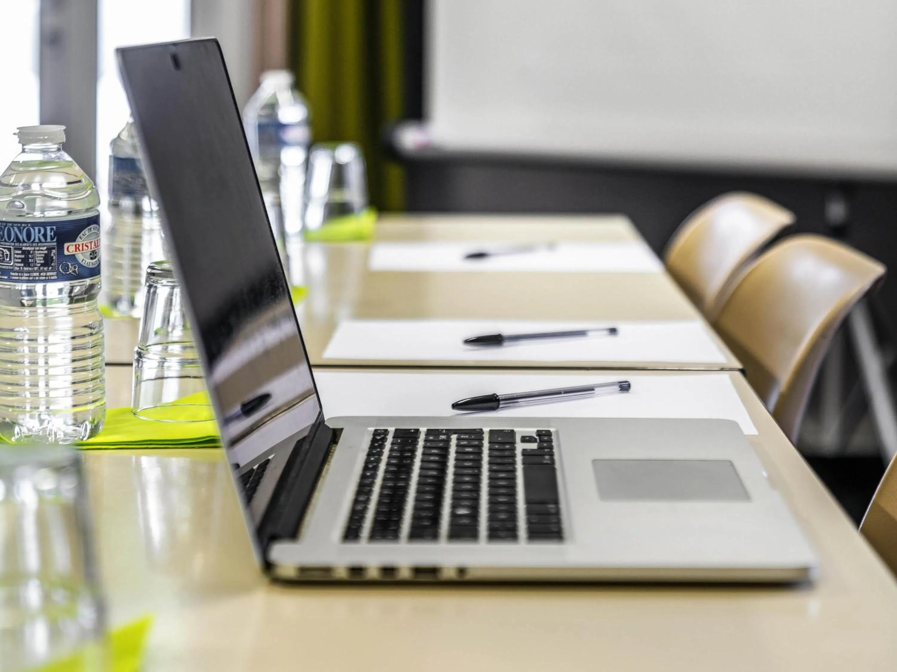 Meeting/conference room in ibis Styles Saint Brieuc Plerin