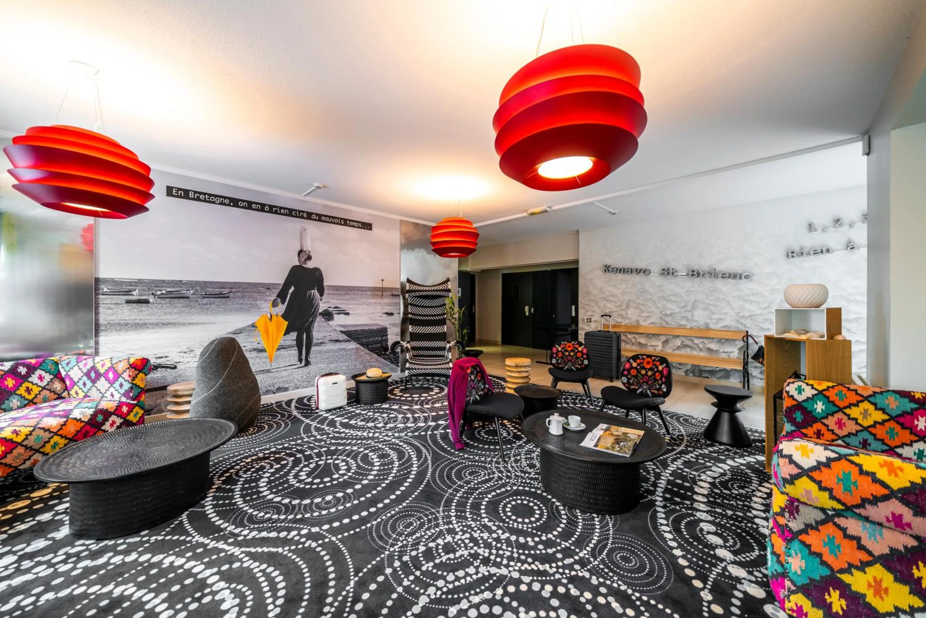 Lobby or reception in ibis Styles Saint Brieuc Plerin