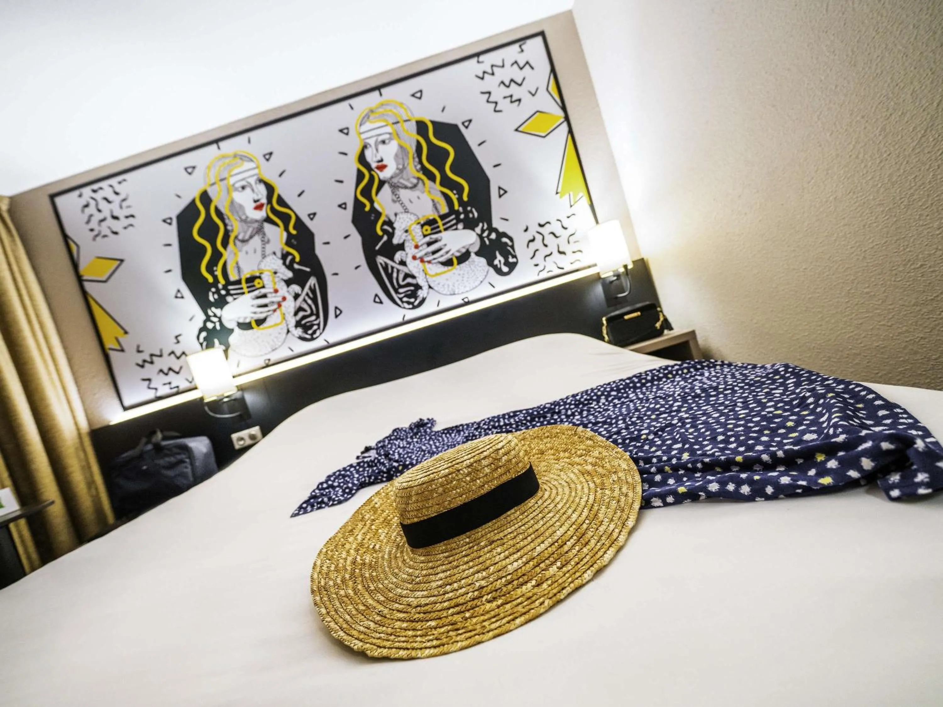Bedroom, Bed in ibis Styles Saint Brieuc Plerin