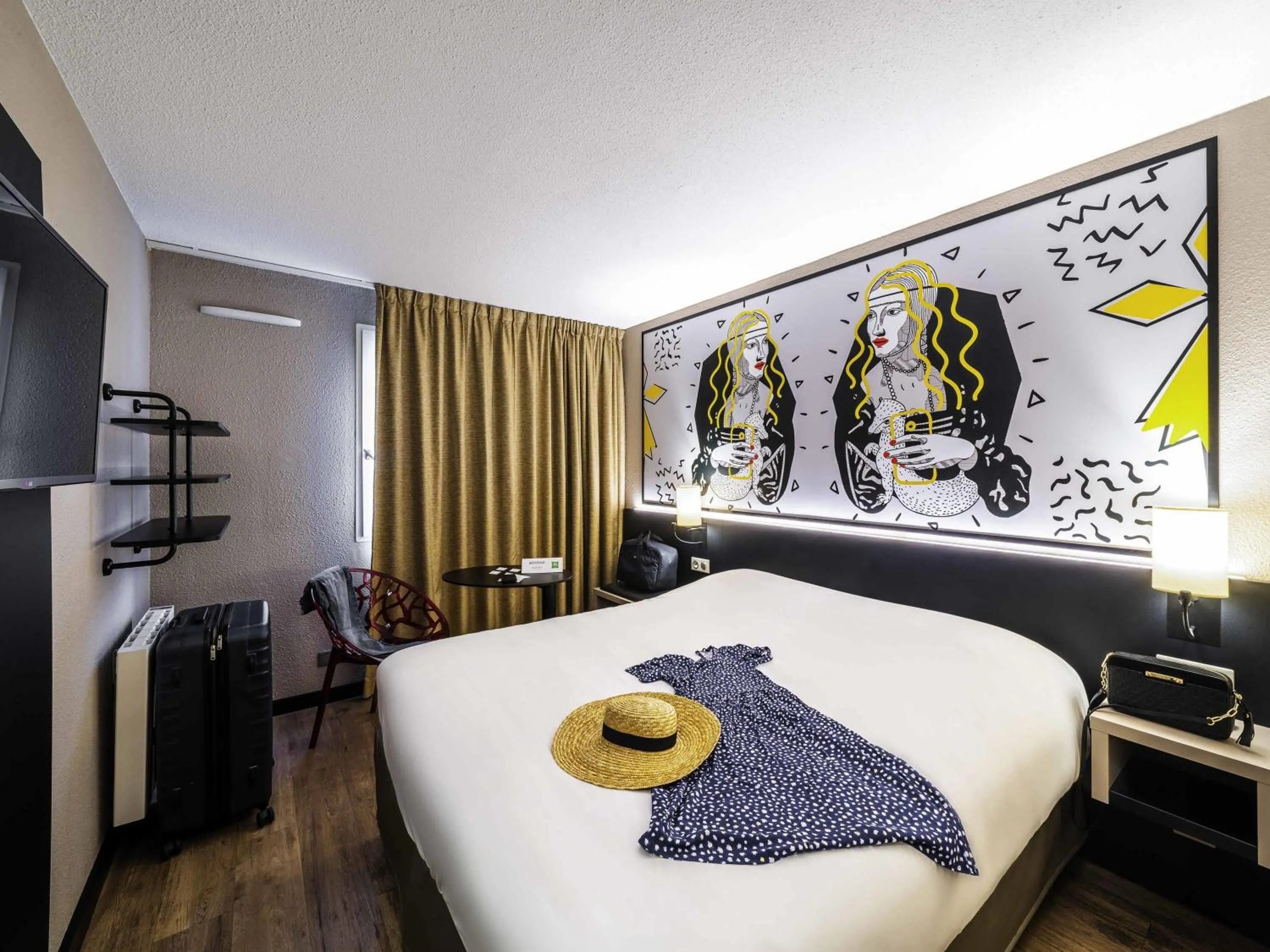 Bedroom, Bed in ibis Styles Saint Brieuc Plerin