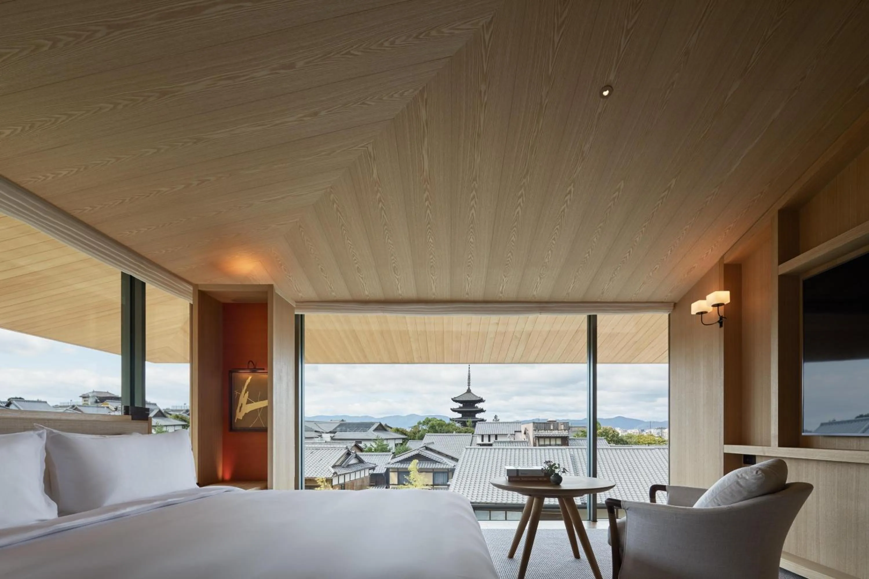 Photo of the whole room, Bed in Park Hyatt Kyoto