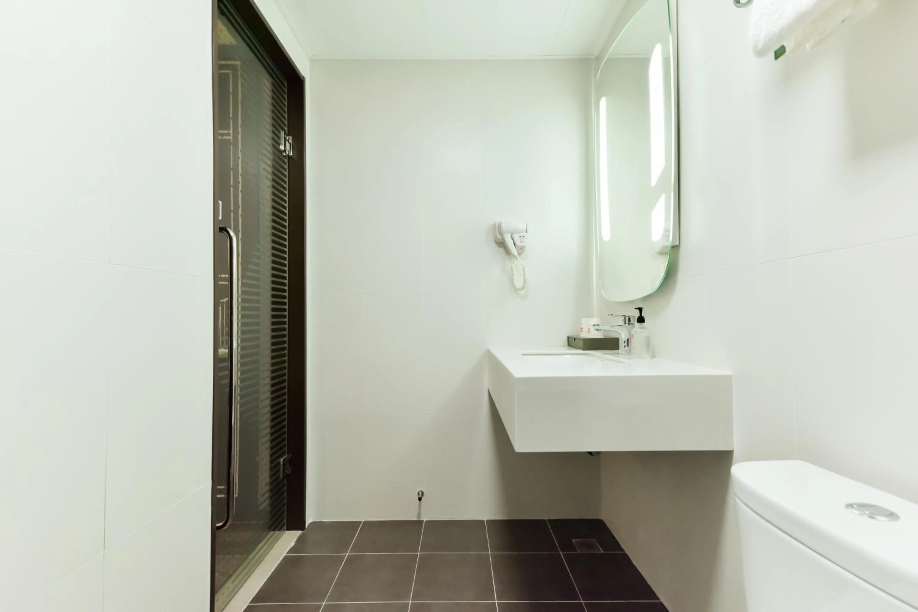 Bathroom in Ibis Guangzhou Pazhou International Exhibition Center Hotel