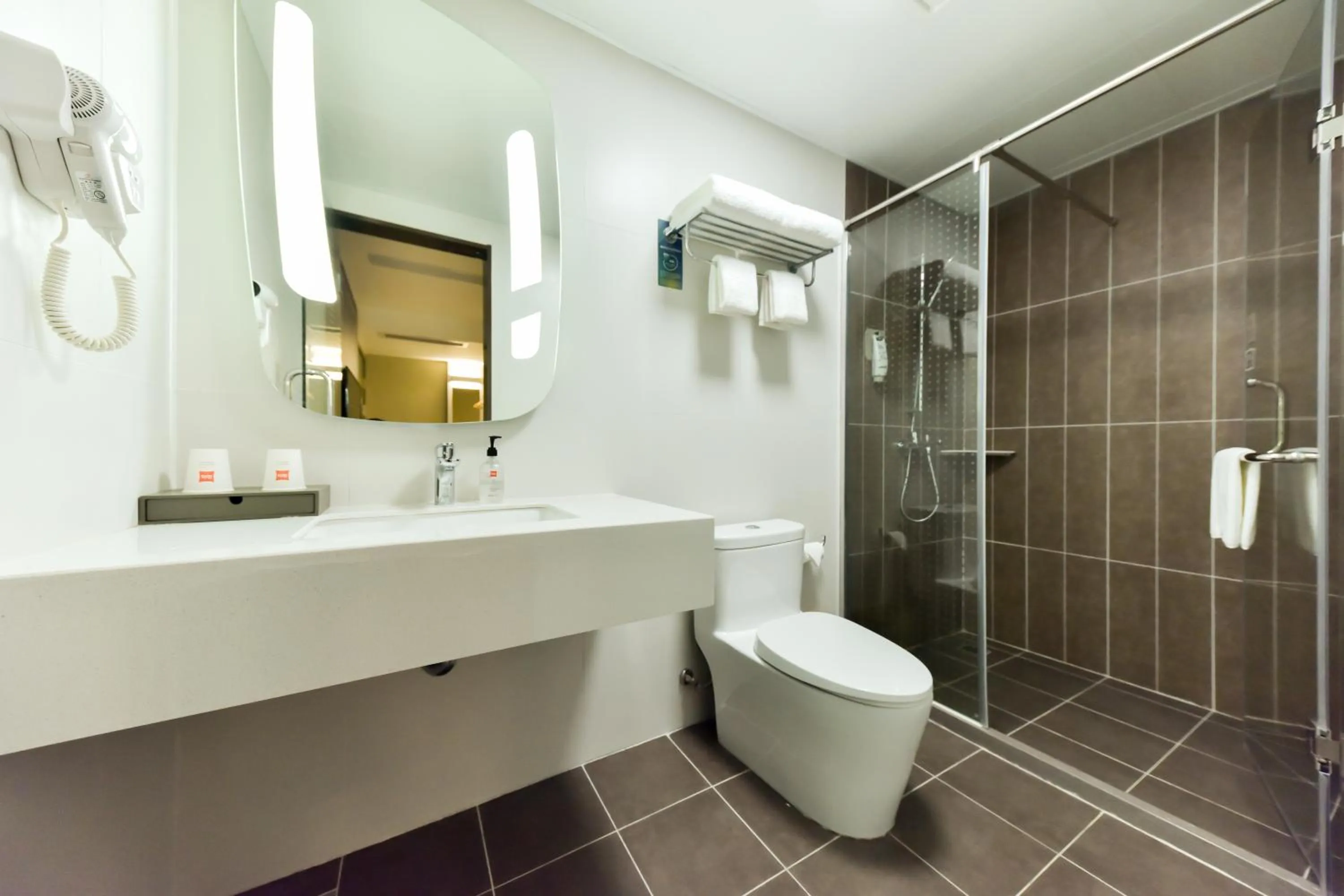 Bathroom in Ibis Guangzhou Pazhou International Exhibition Center Hotel