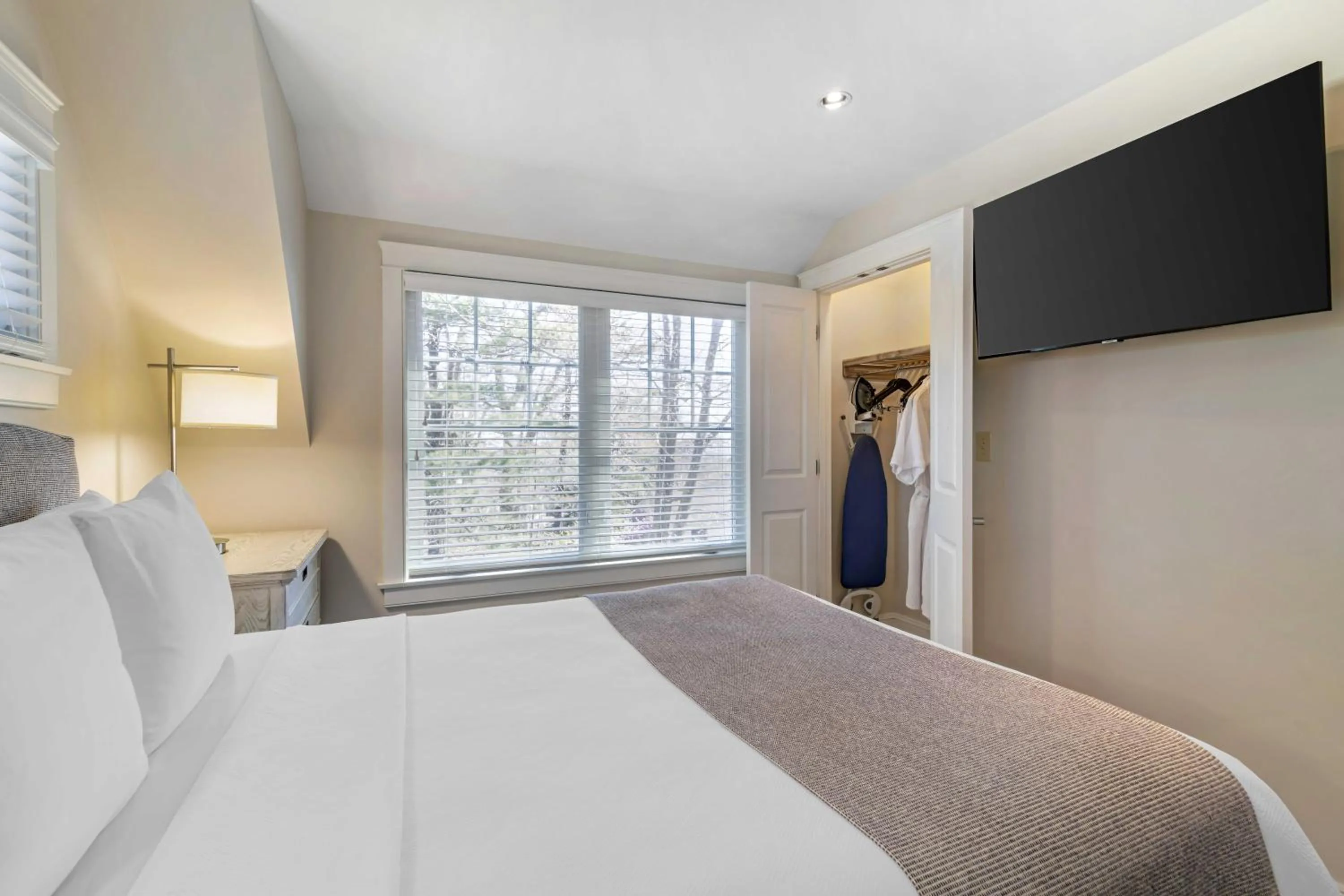 Bed in Juniper Hill Inn