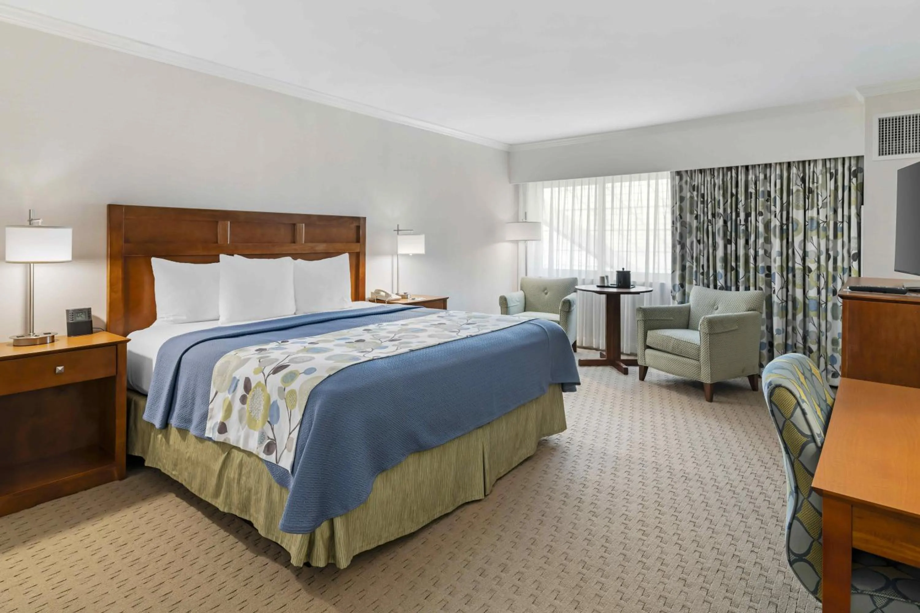Bed in Juniper Hill Inn
