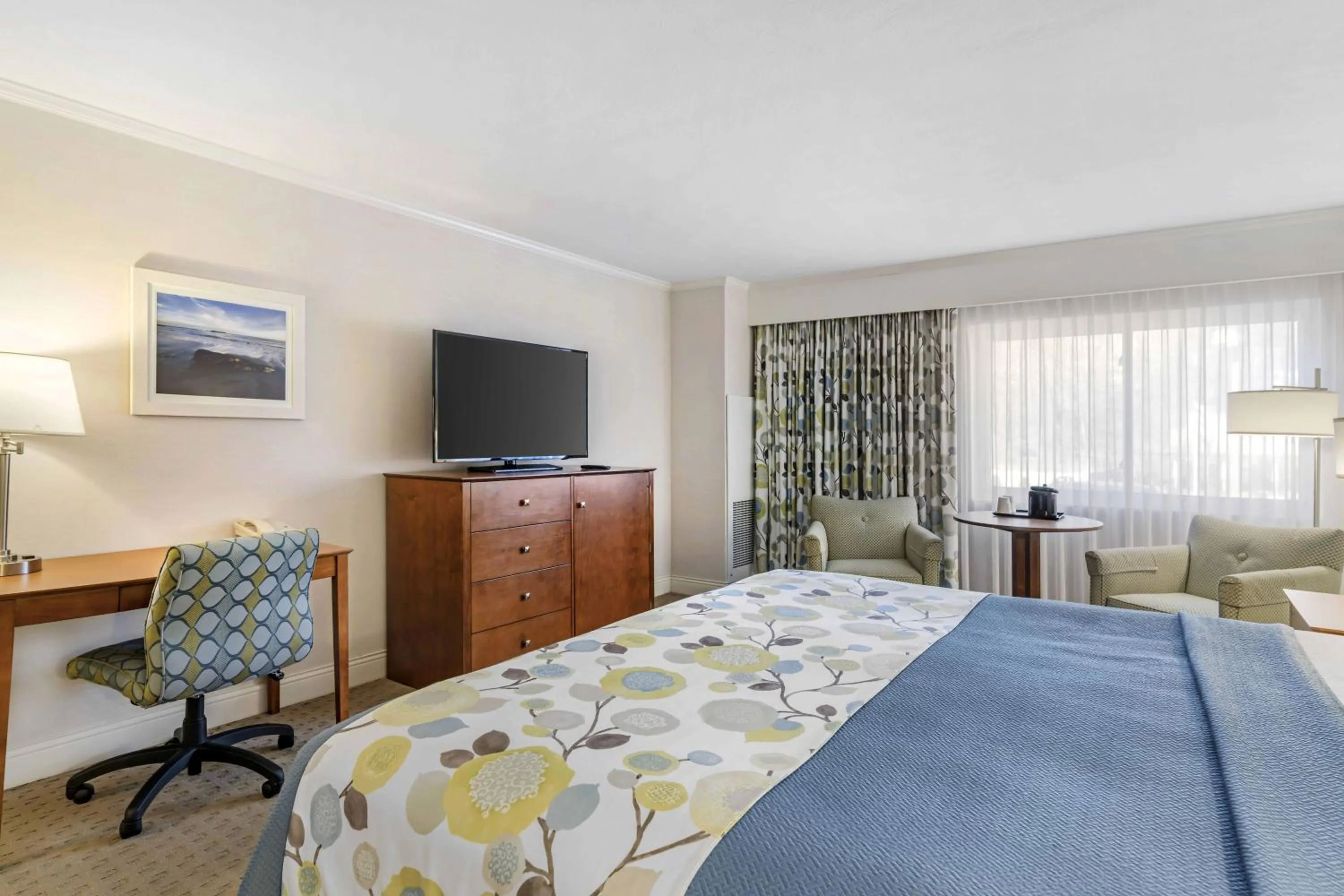Bed in Juniper Hill Inn