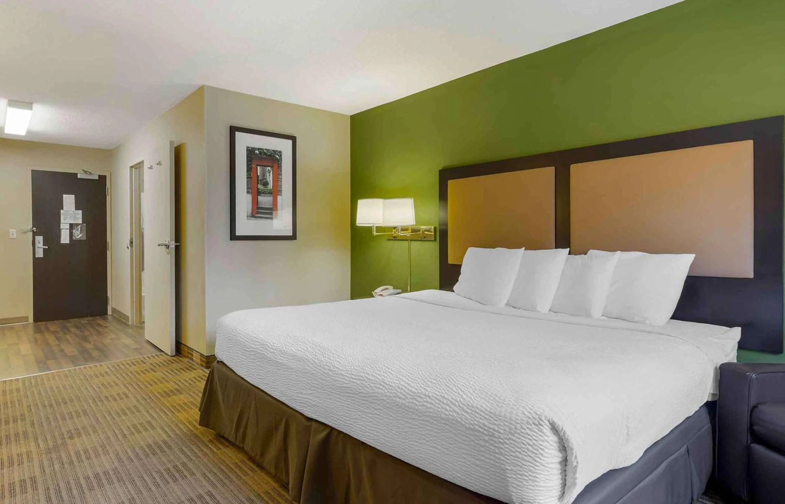 Bedroom, Bed in Extended Stay America Suites - San Jose - Santa Clara