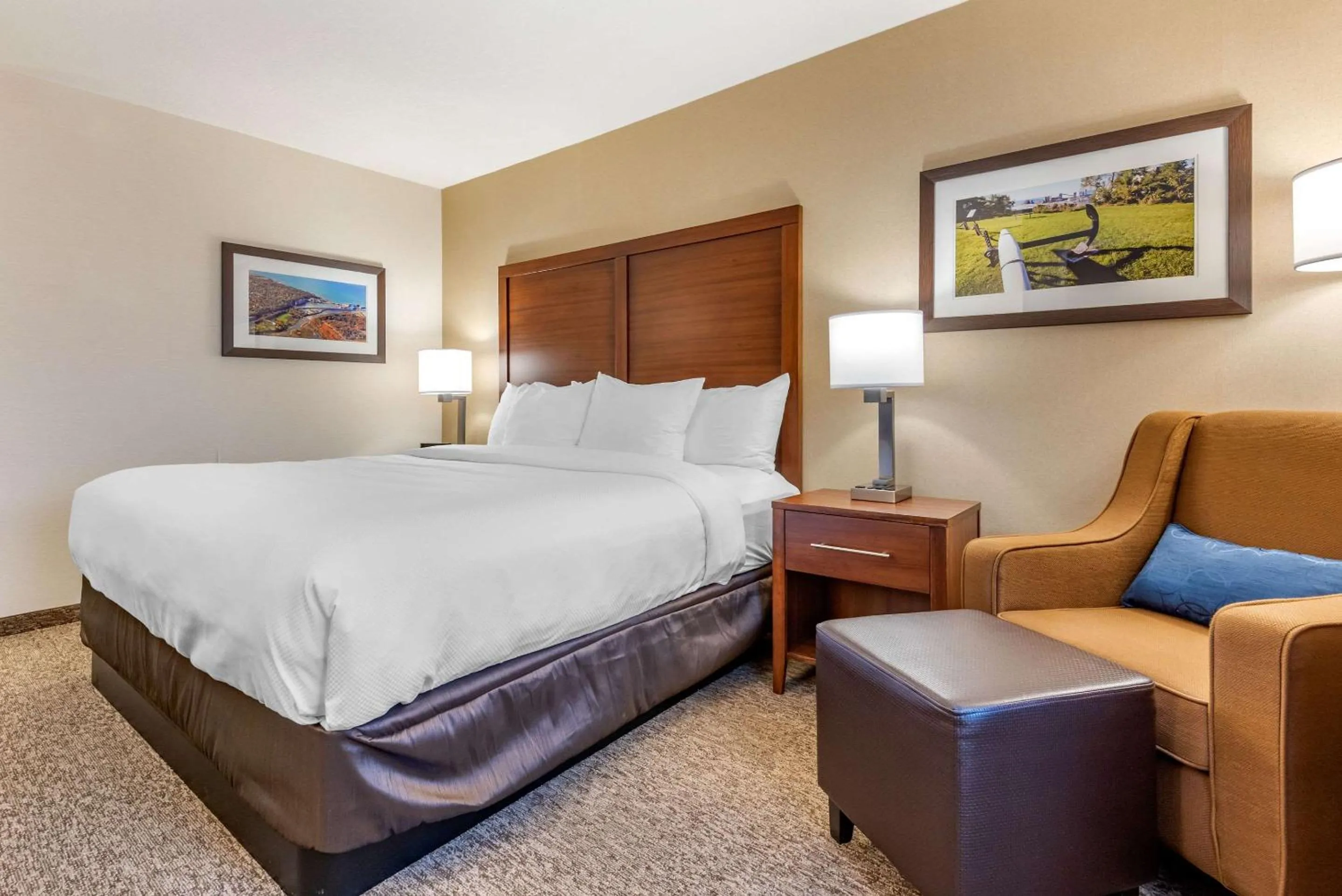 Bedroom, Bed in Comfort Inn & Suites