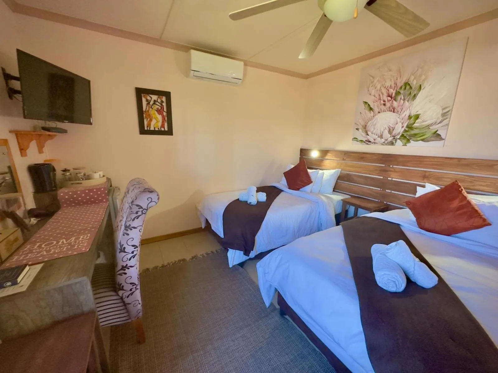 Photo of the whole room, Bed in Kliprand Guest House