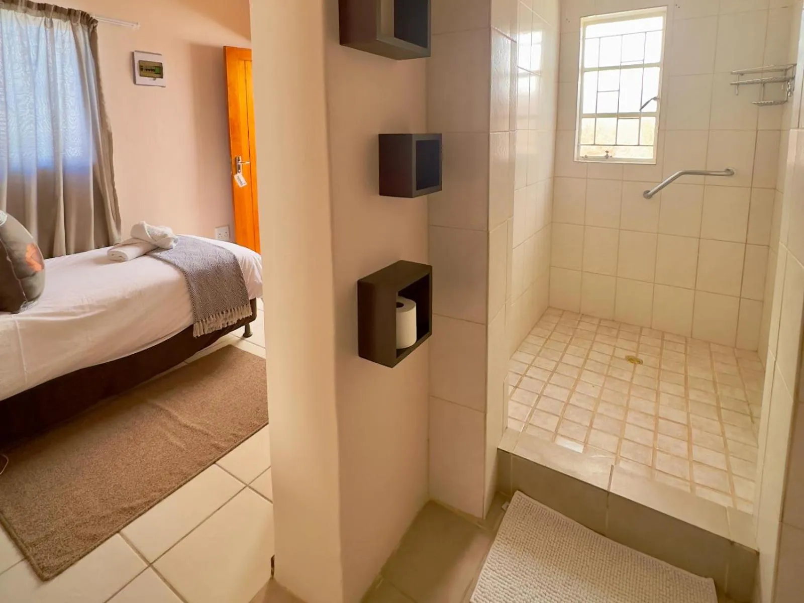 Bathroom, Bed in Kliprand Guest House