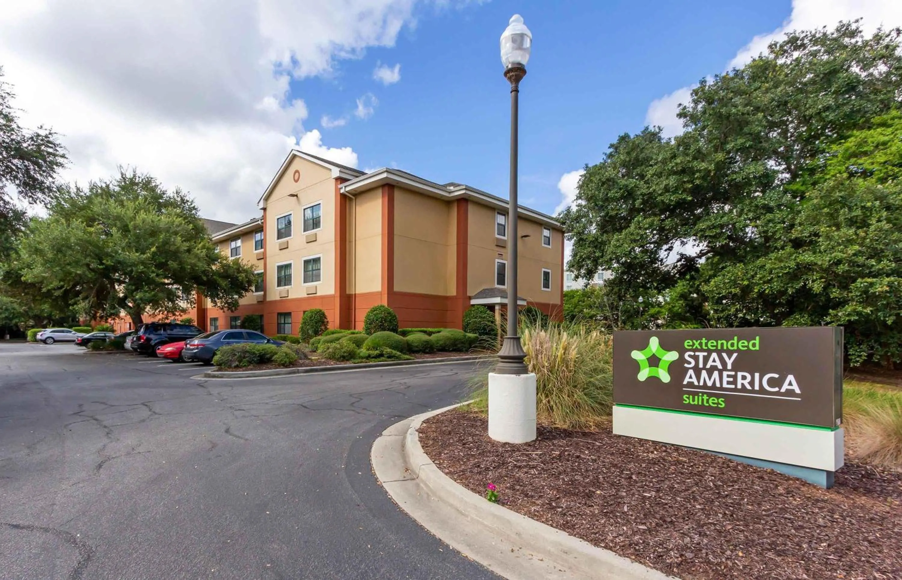 Property building in Extended Stay America Suites - Charleston - Mt Pleasant