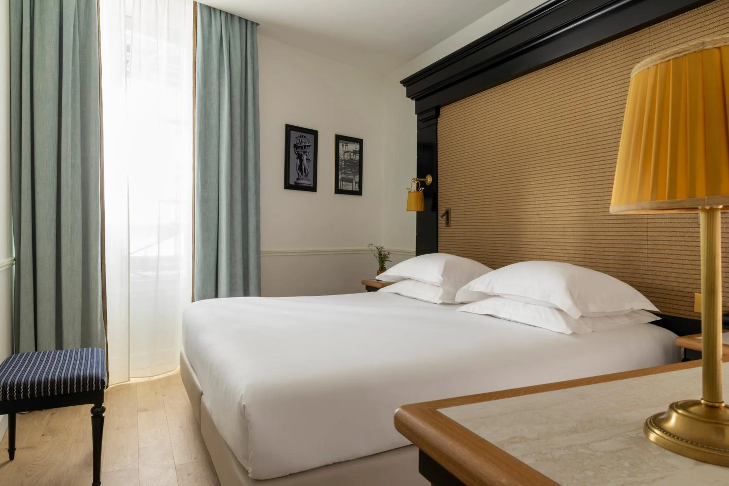 Bed in Hotel Observatoire Luxembourg